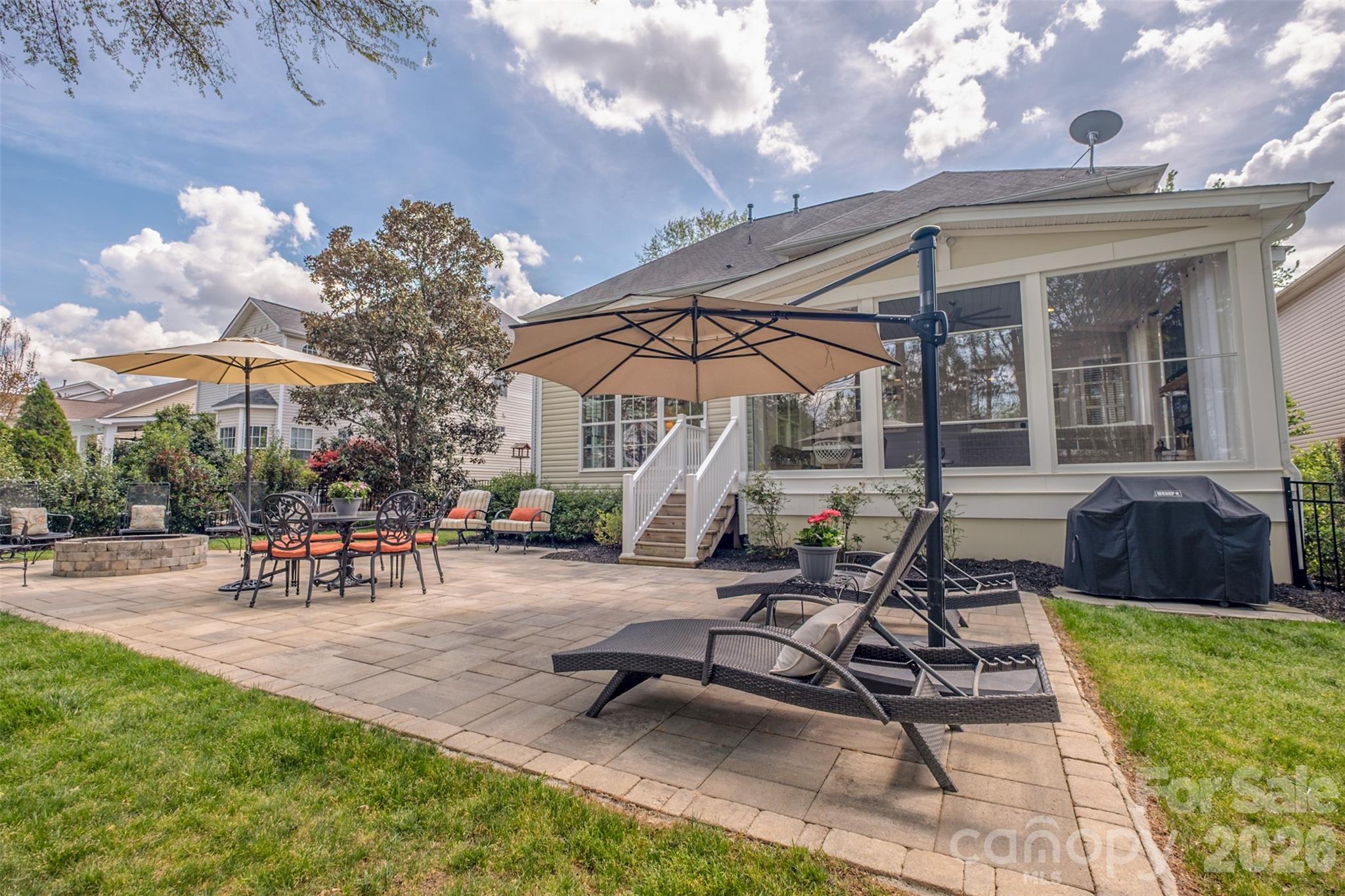 913 Grayscroft Drive — Waxhaw