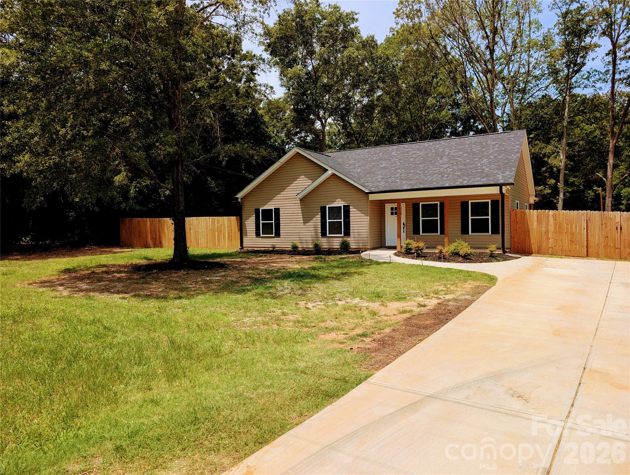 711 Guinn Street — Clover