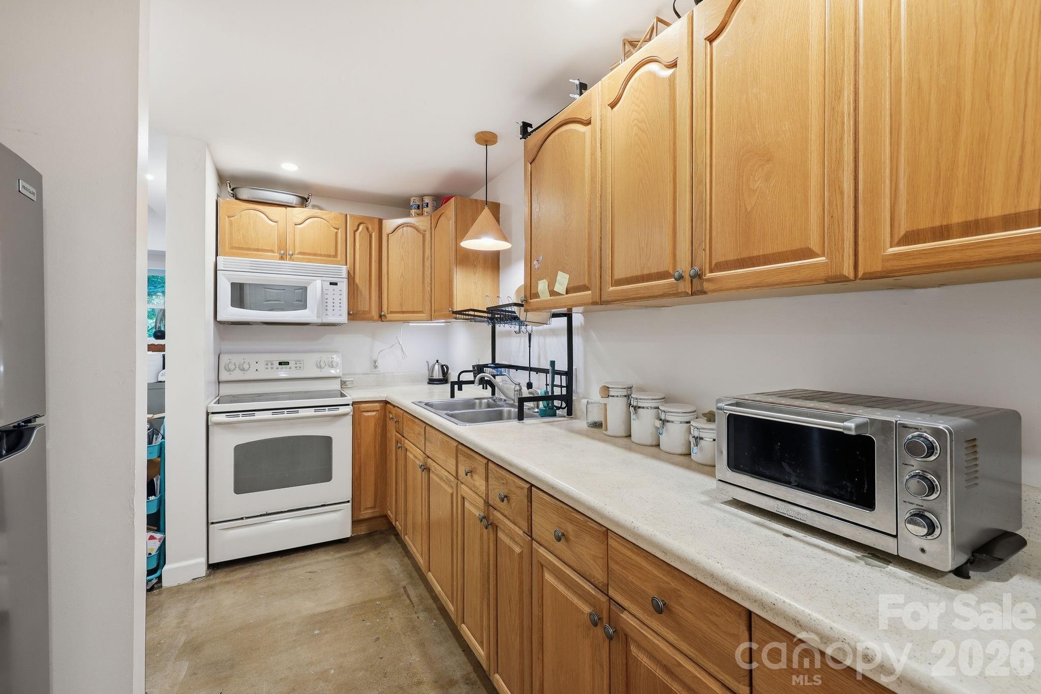 2 Coneflower Court — Black Mountain