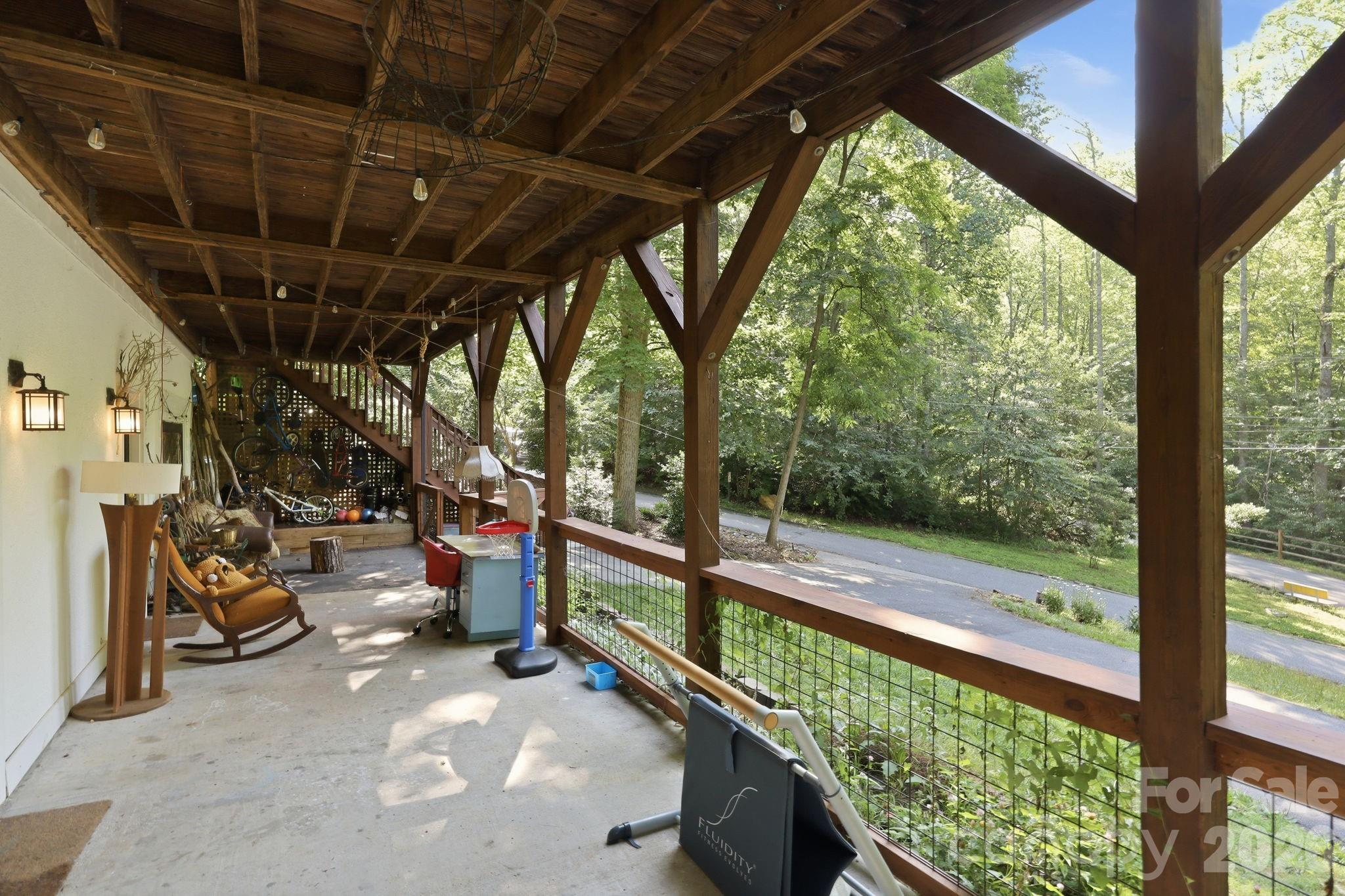 2 Coneflower Court — Black Mountain