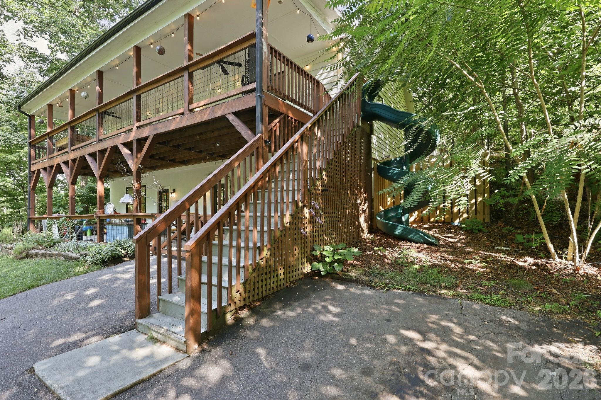 2 Coneflower Court — Black Mountain