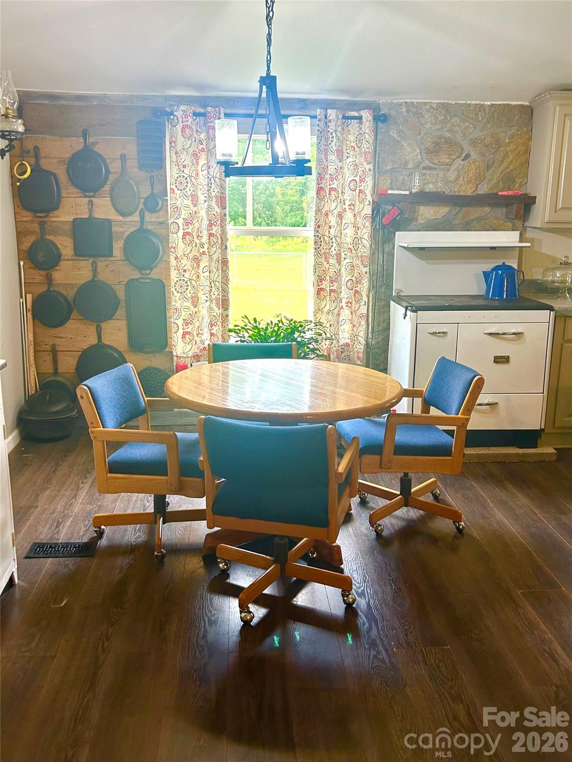 10755 NC 209 Highway — Hot Springs