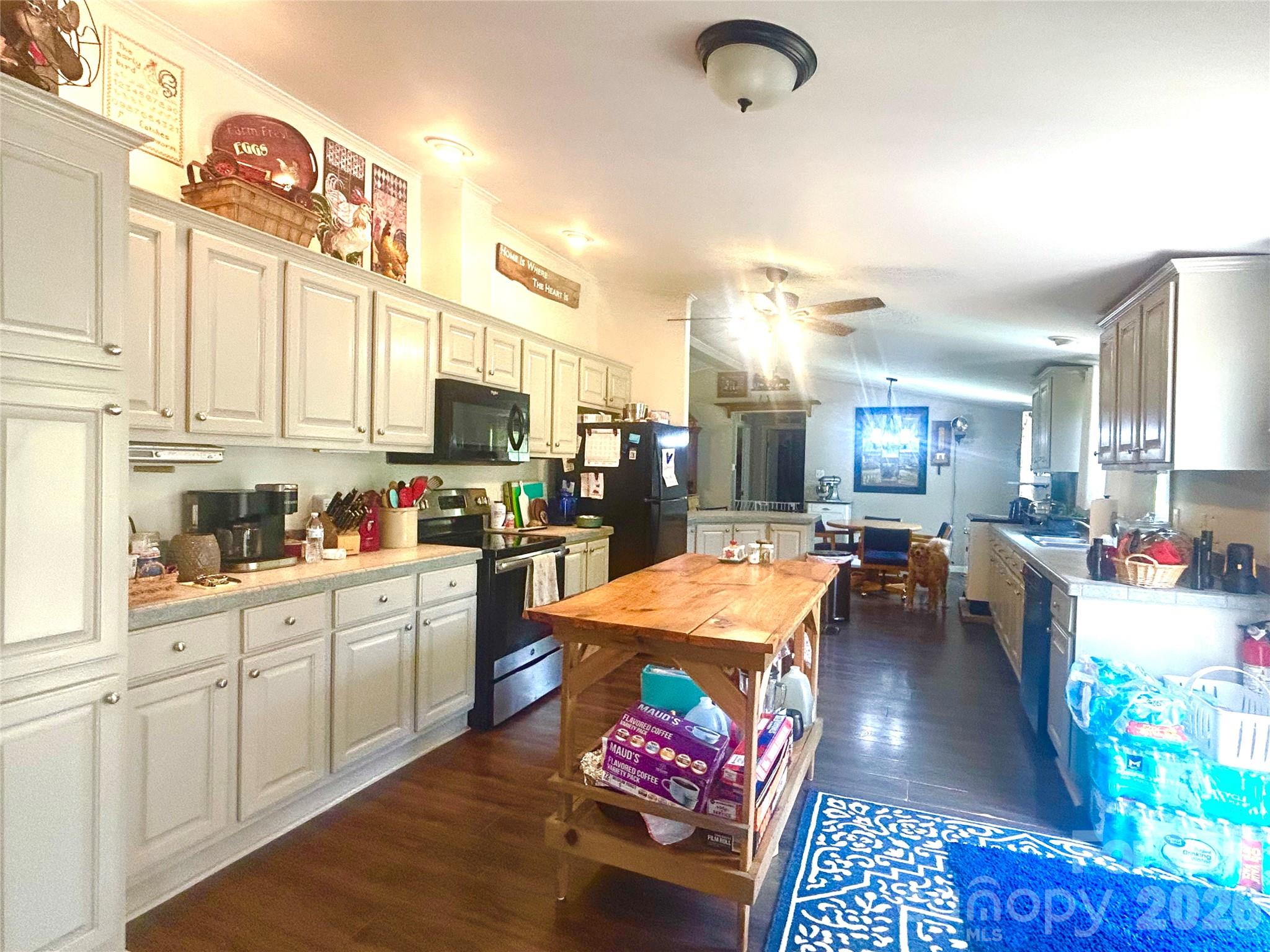 10755 NC 209 Highway — Hot Springs