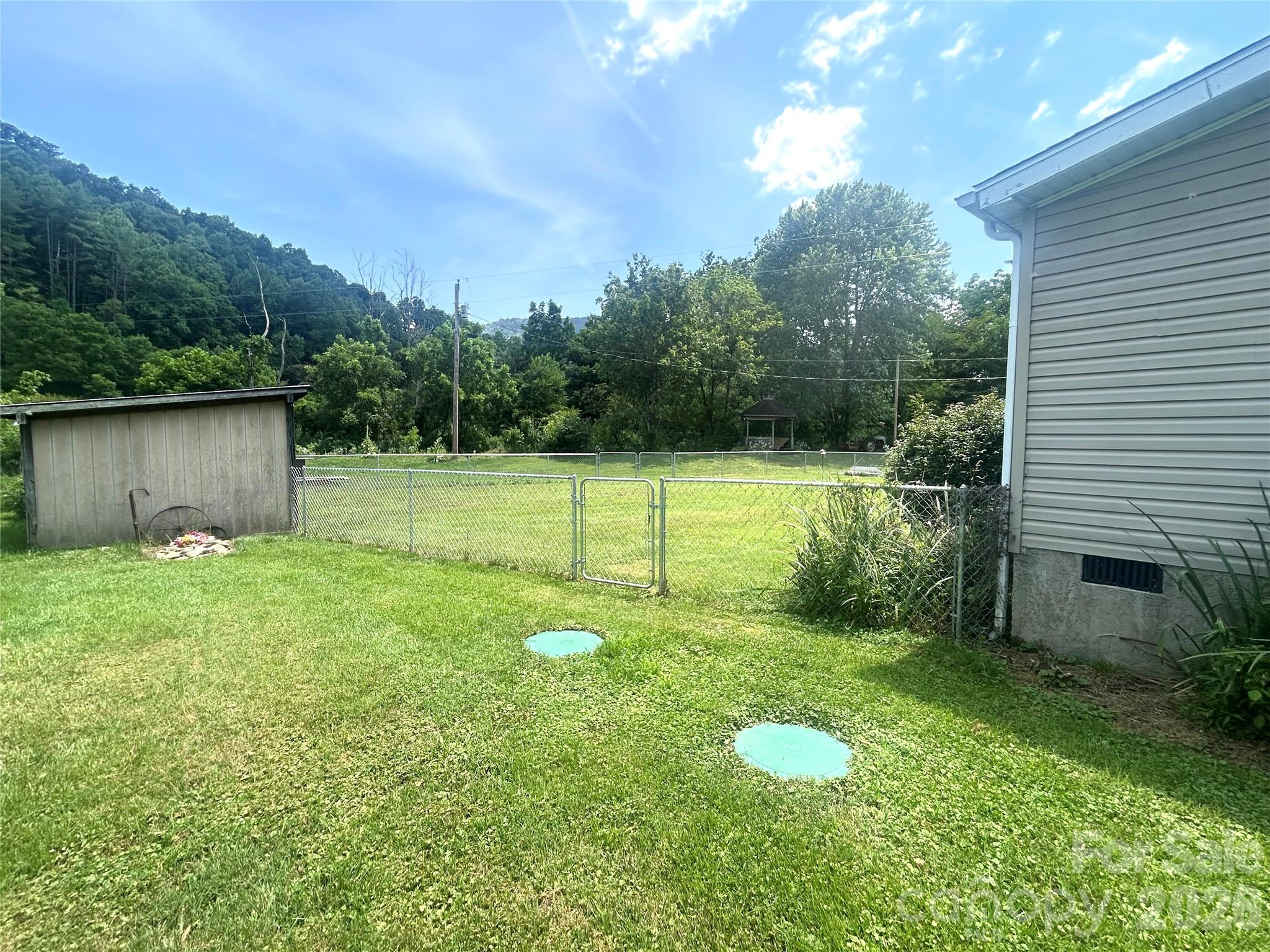 10755 NC 209 Highway — Hot Springs