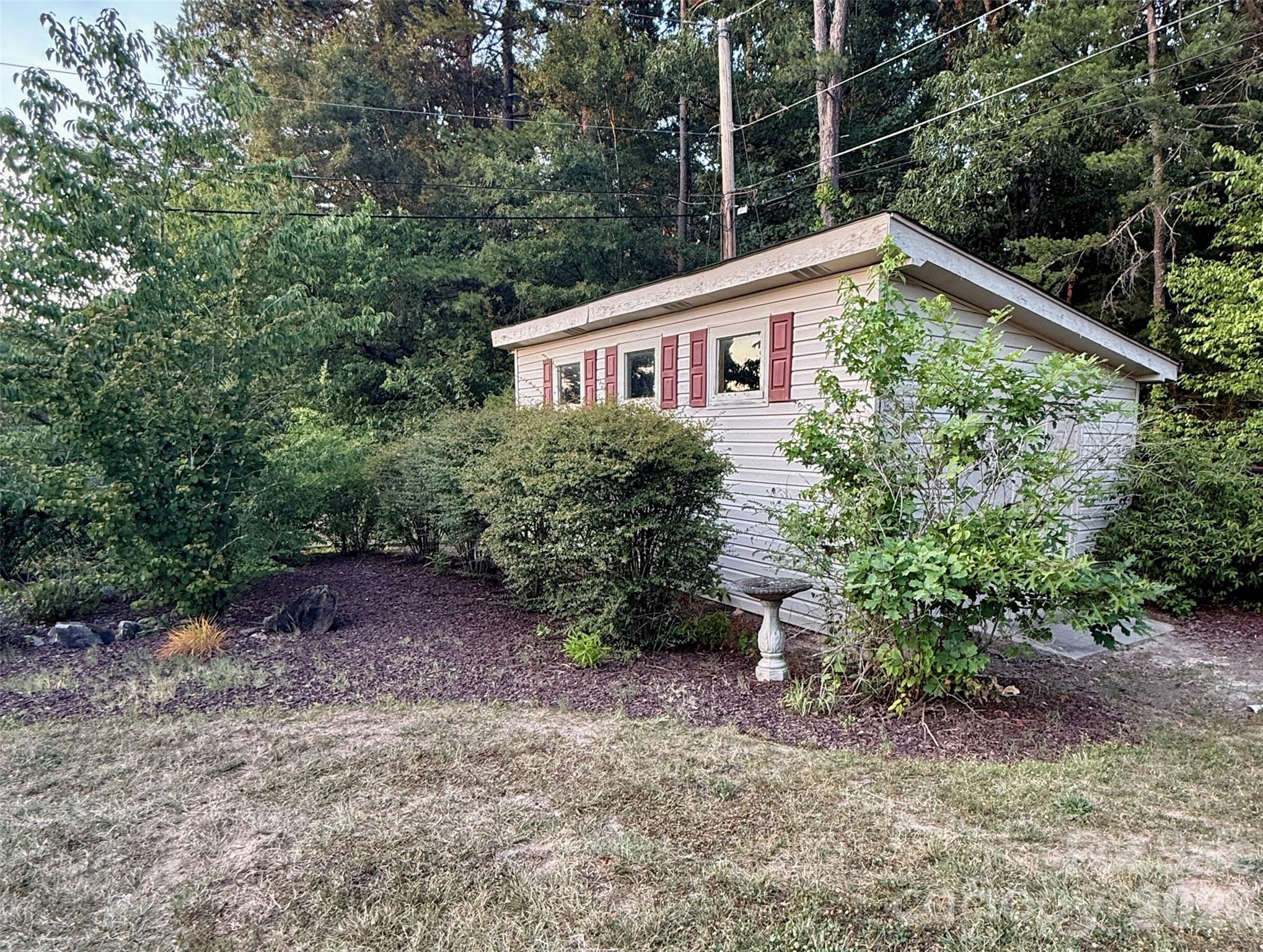 1100 Jennifer Lane — Cherryville