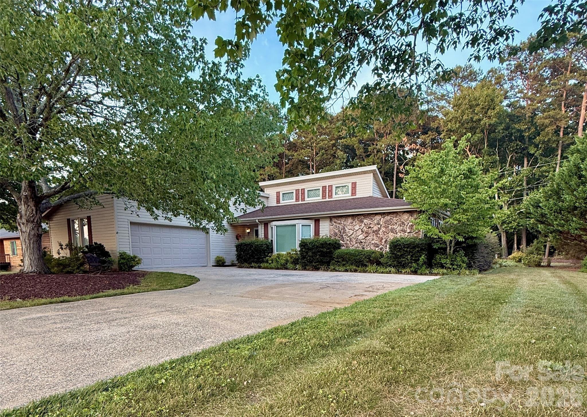 1100 Jennifer Lane — Cherryville