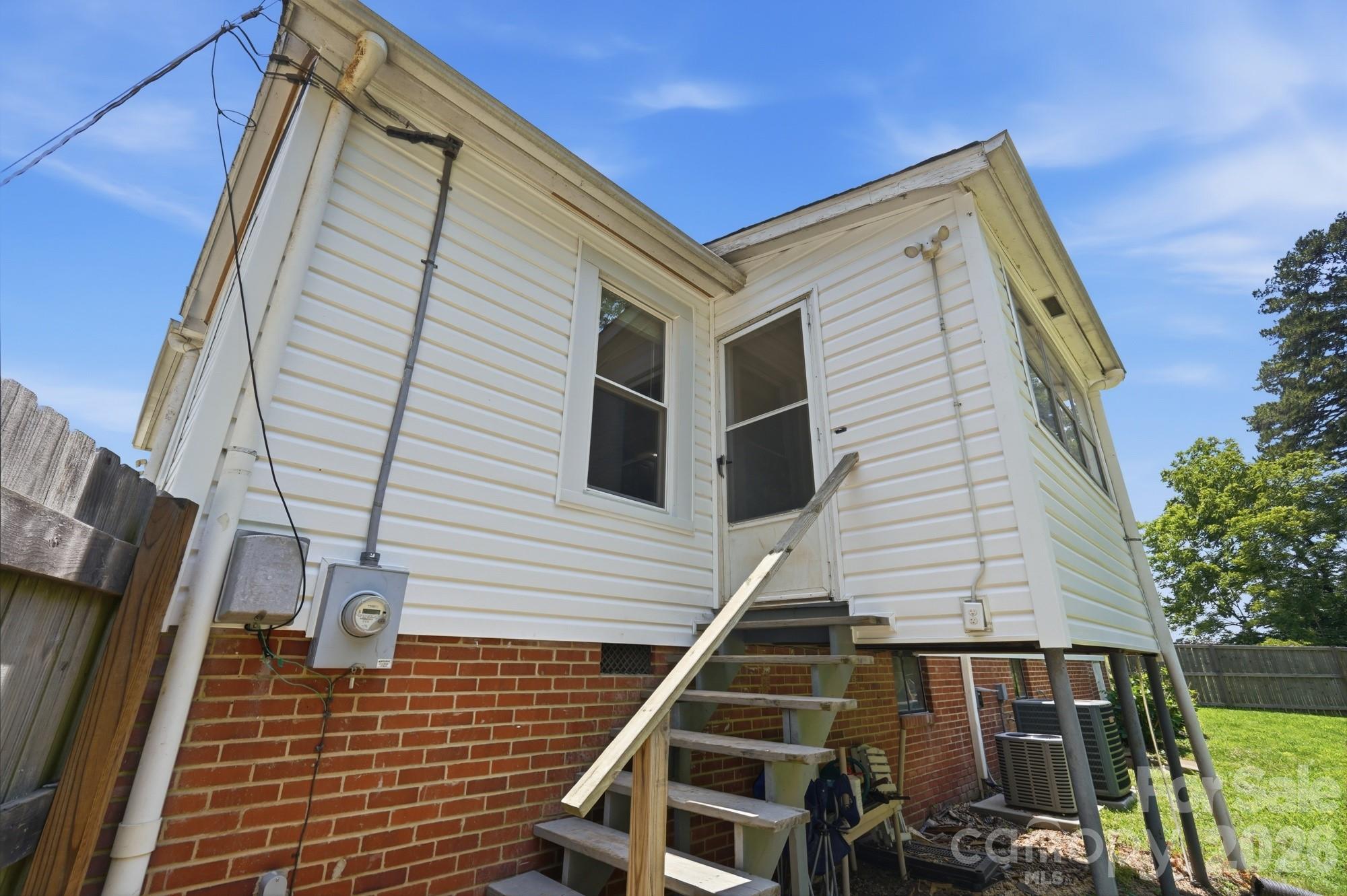 12050 Old Concord Road — Rockwell
