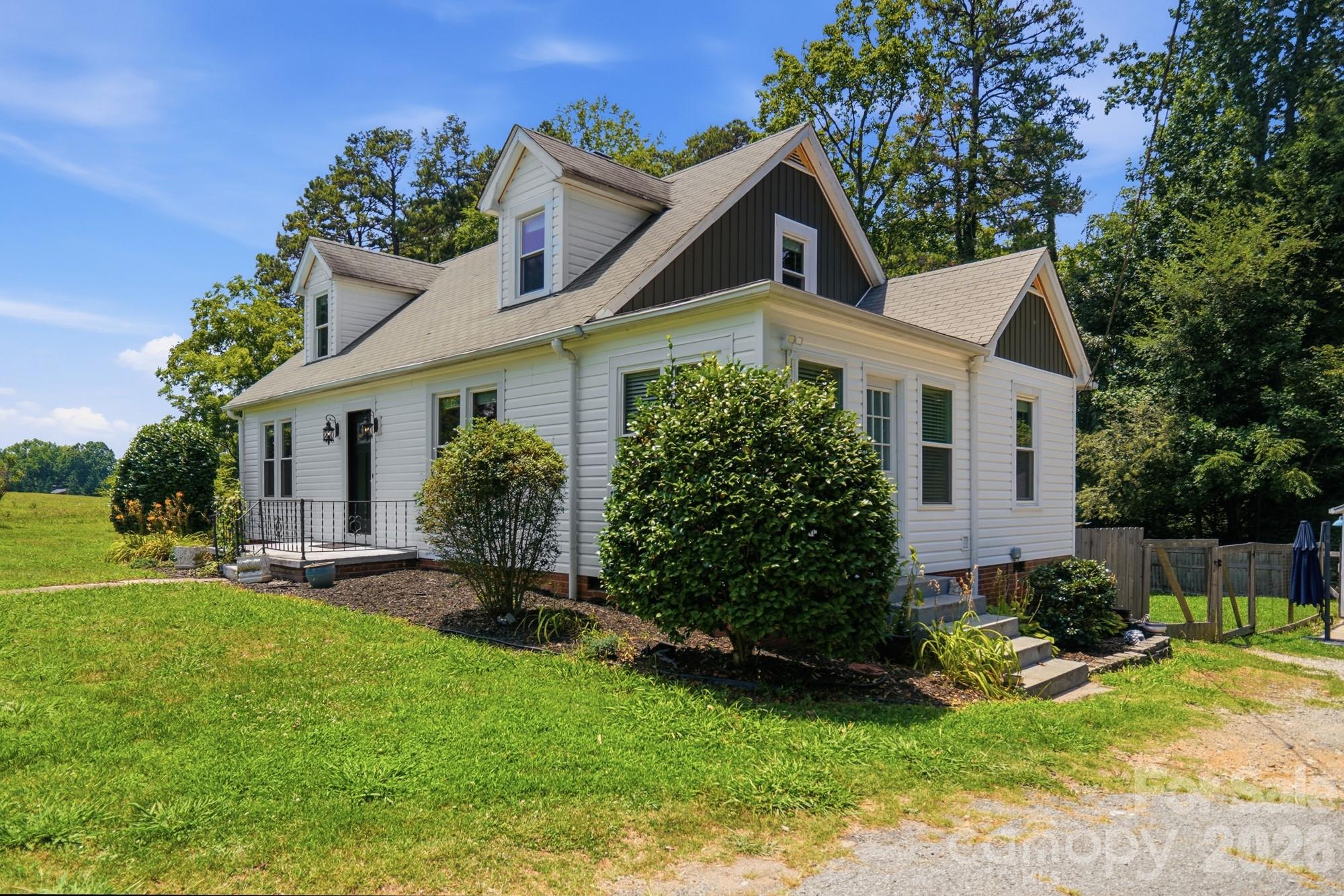 12050 Old Concord Road — Rockwell