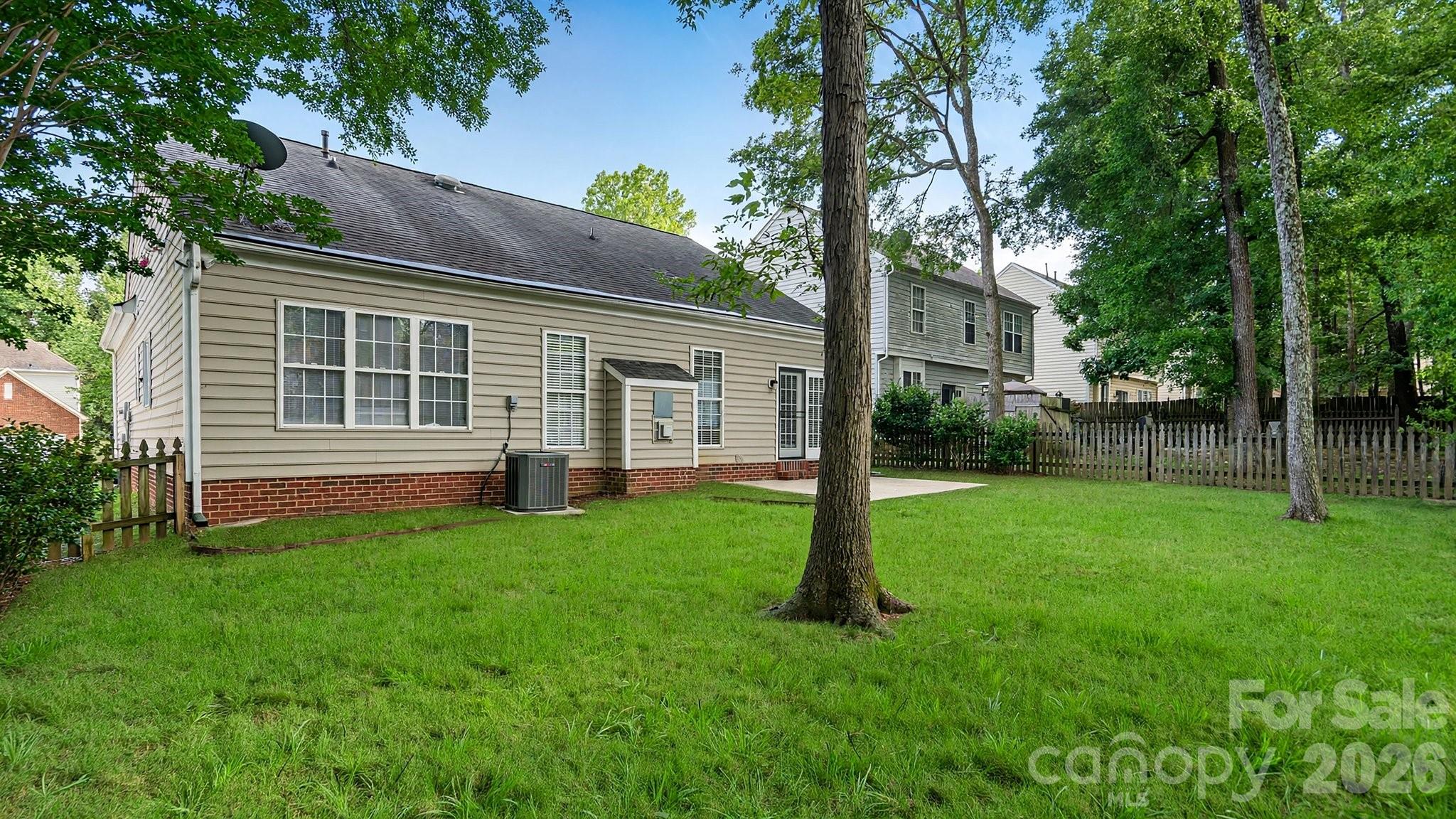 6653 Allness Glen Lane — Charlotte