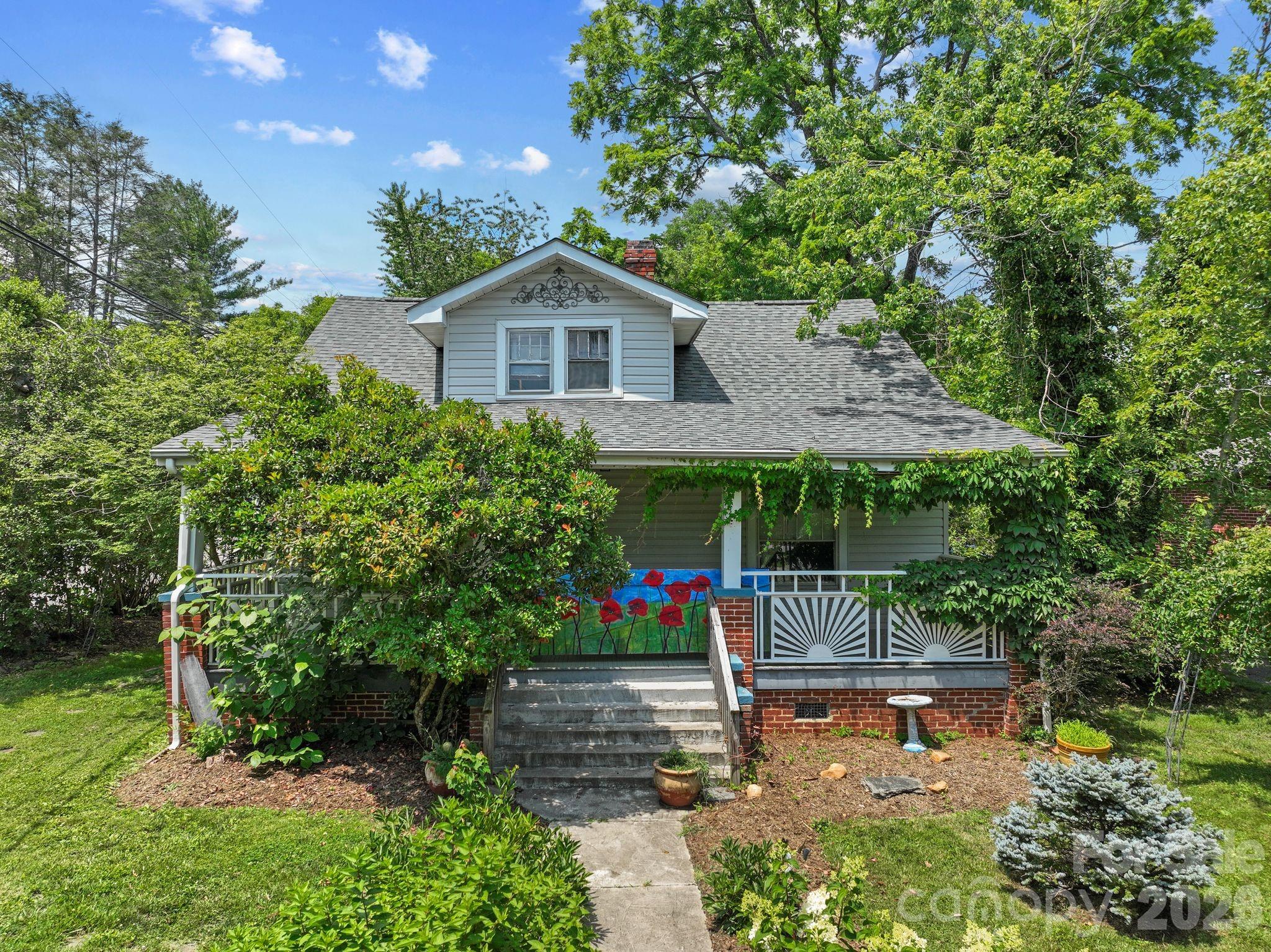 49 Church Street — Weaverville
