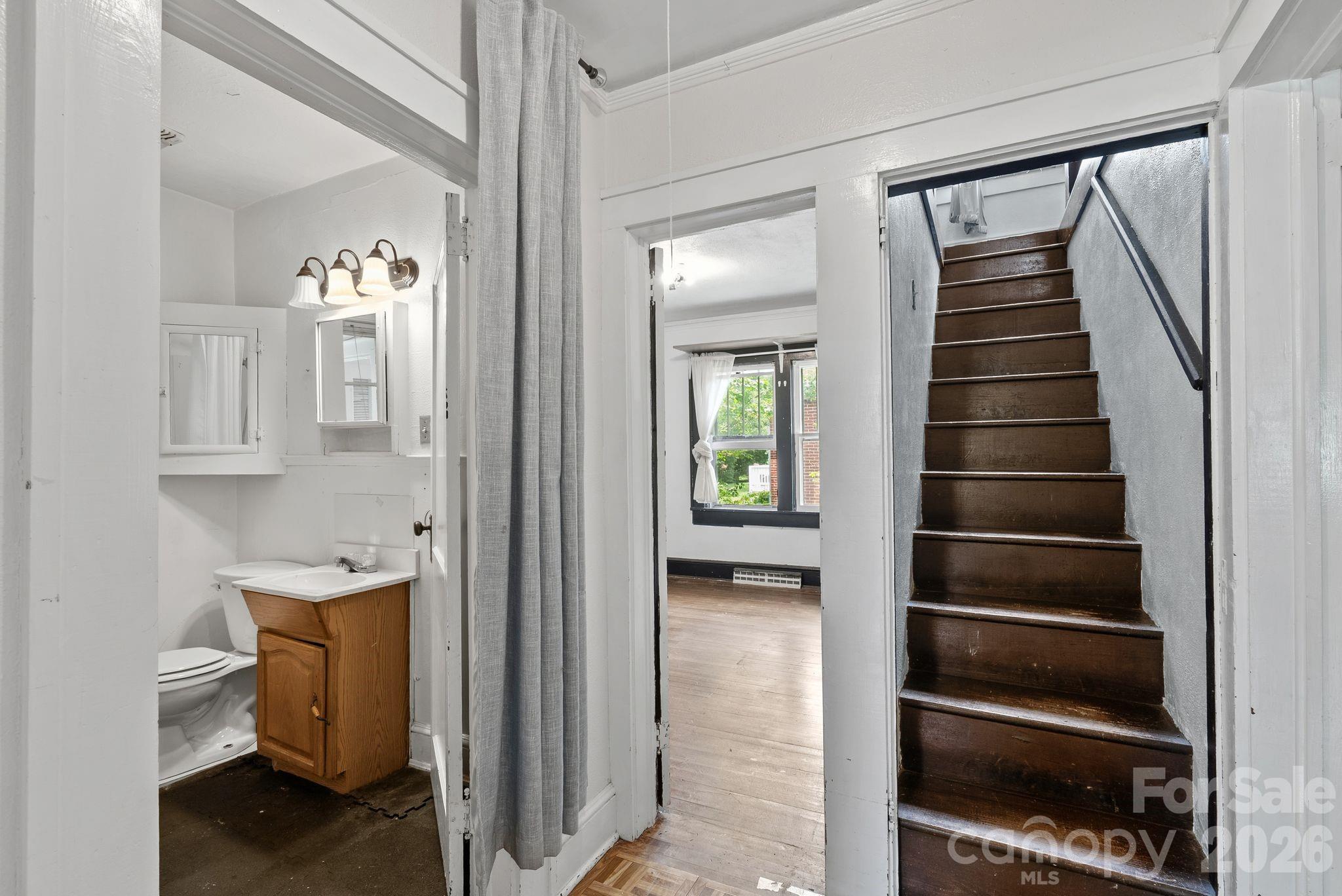 49 Church Street — Weaverville