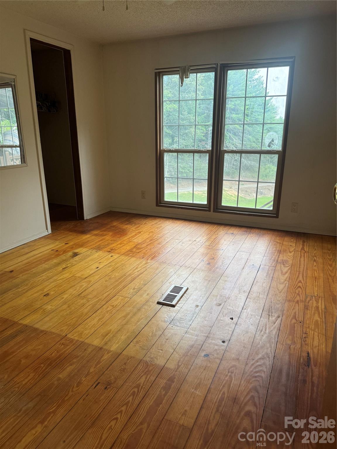284 Paul Gosnell Road — Marshall