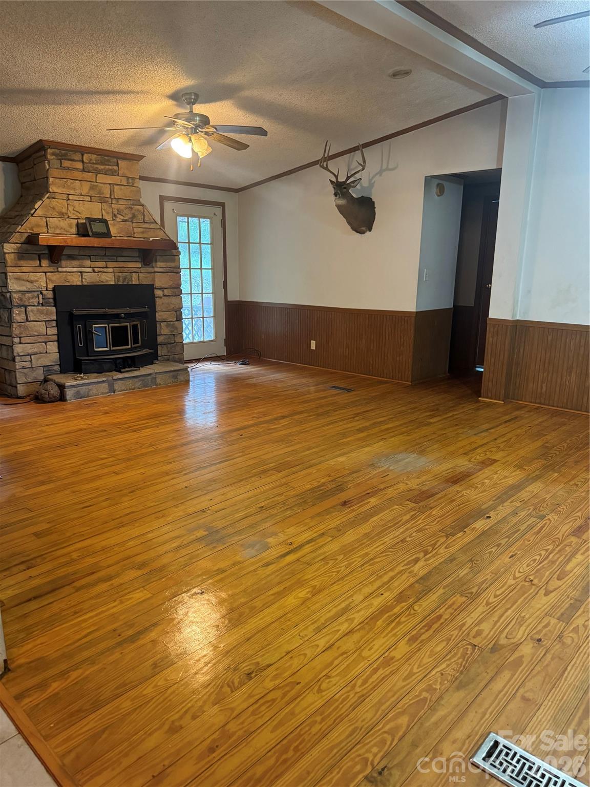 284 Paul Gosnell Road — Marshall