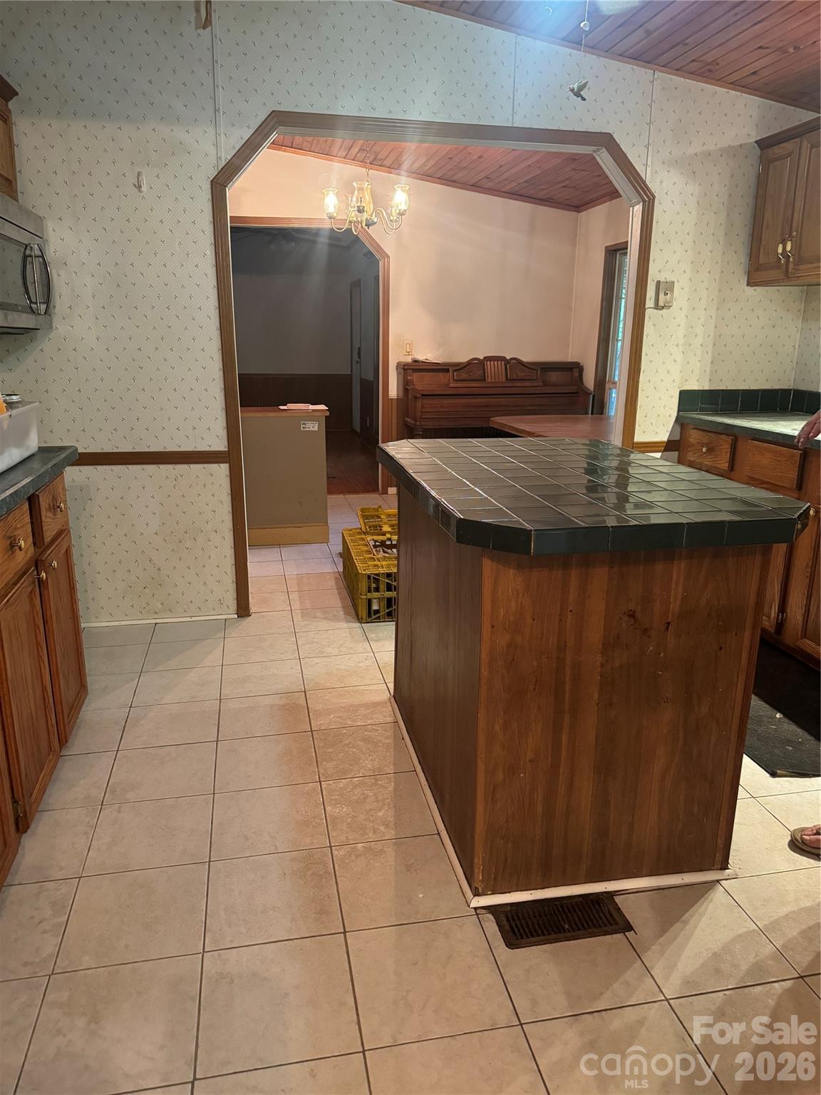 284 Paul Gosnell Road — Marshall