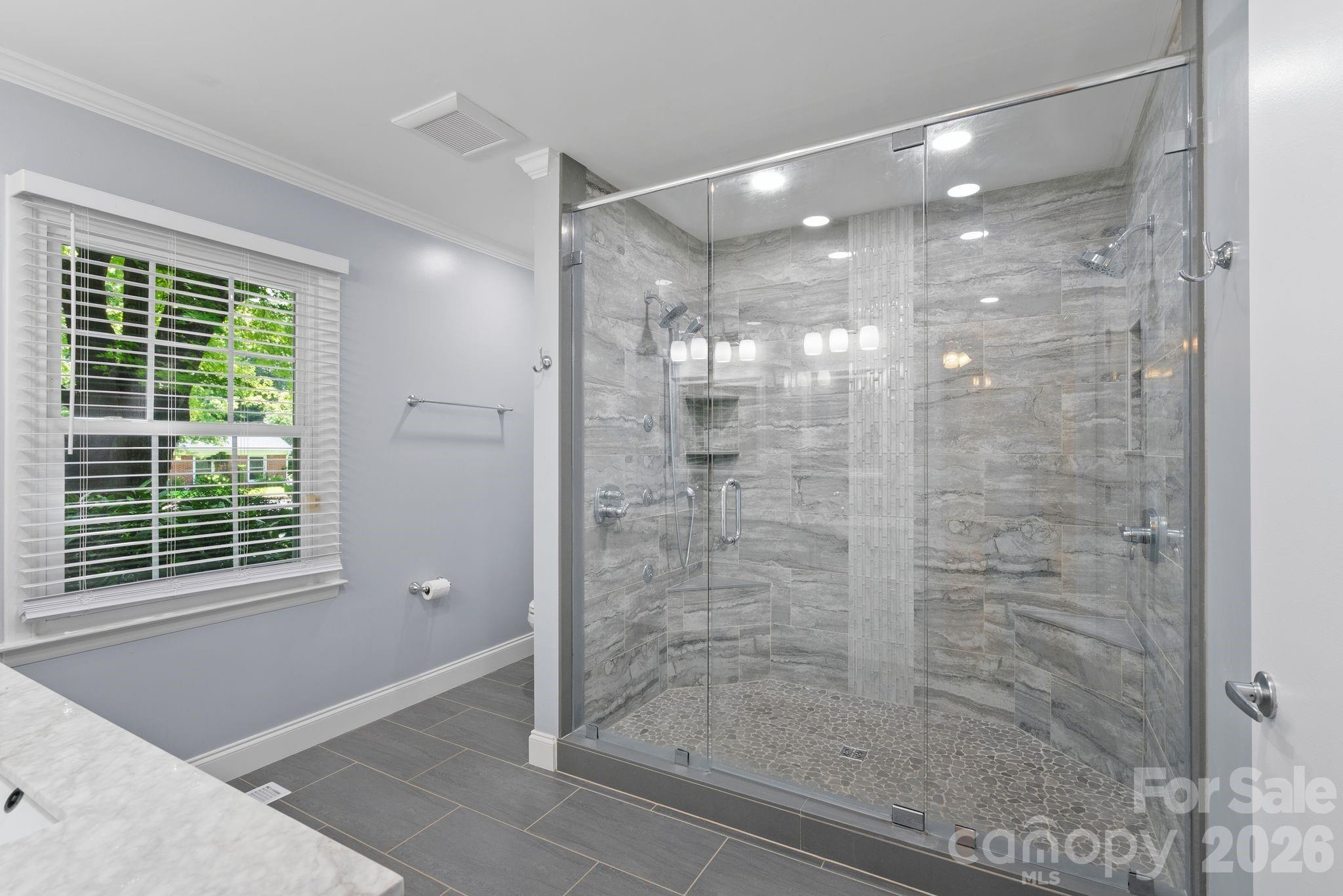 138 Castlerock Drive — Asheville
