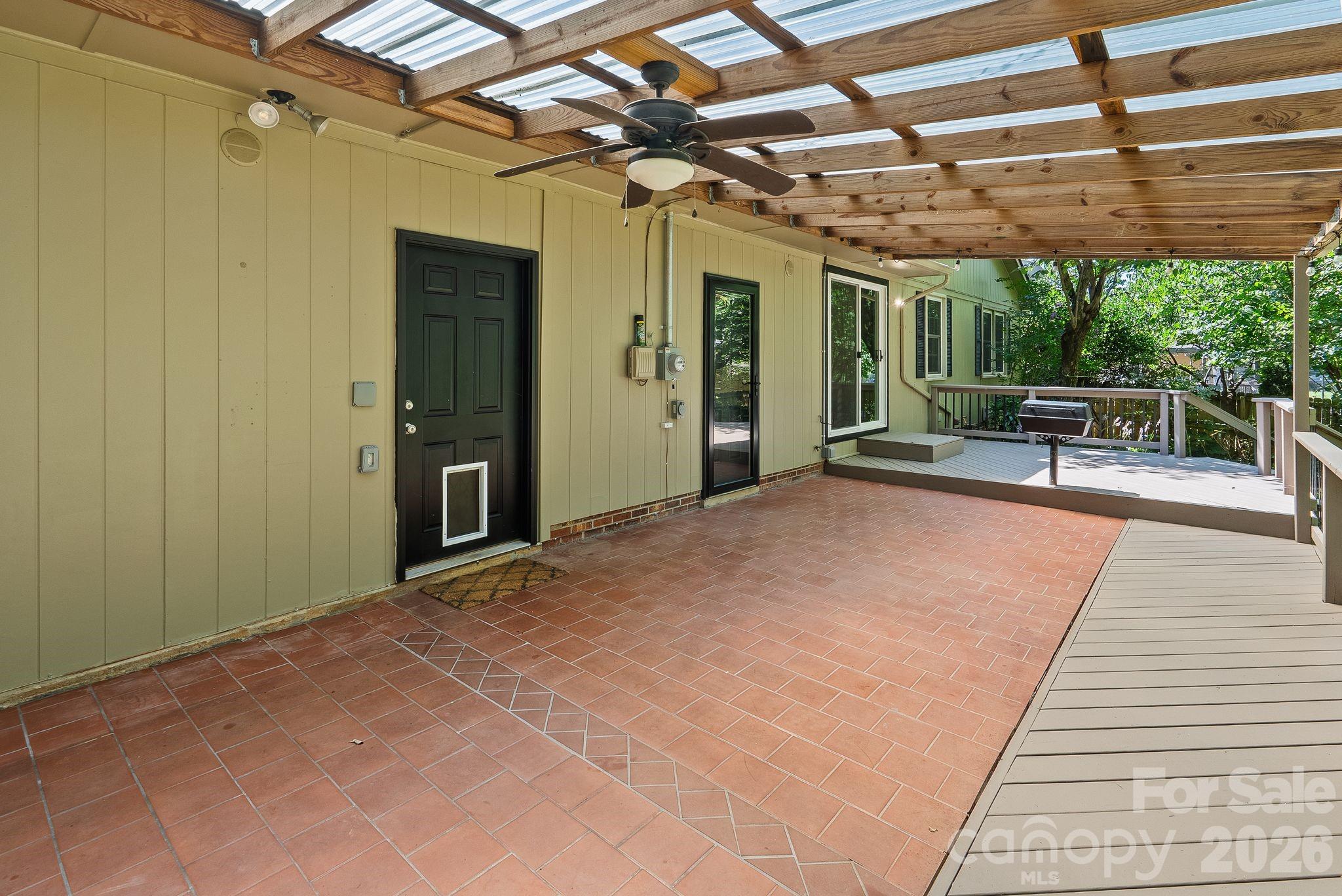 138 Castlerock Drive — Asheville