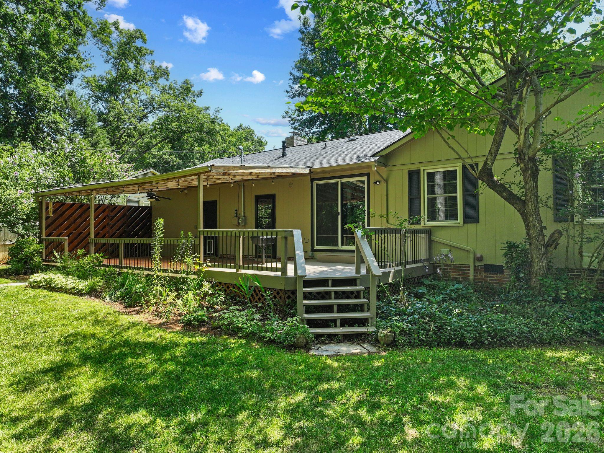 138 Castlerock Drive — Asheville