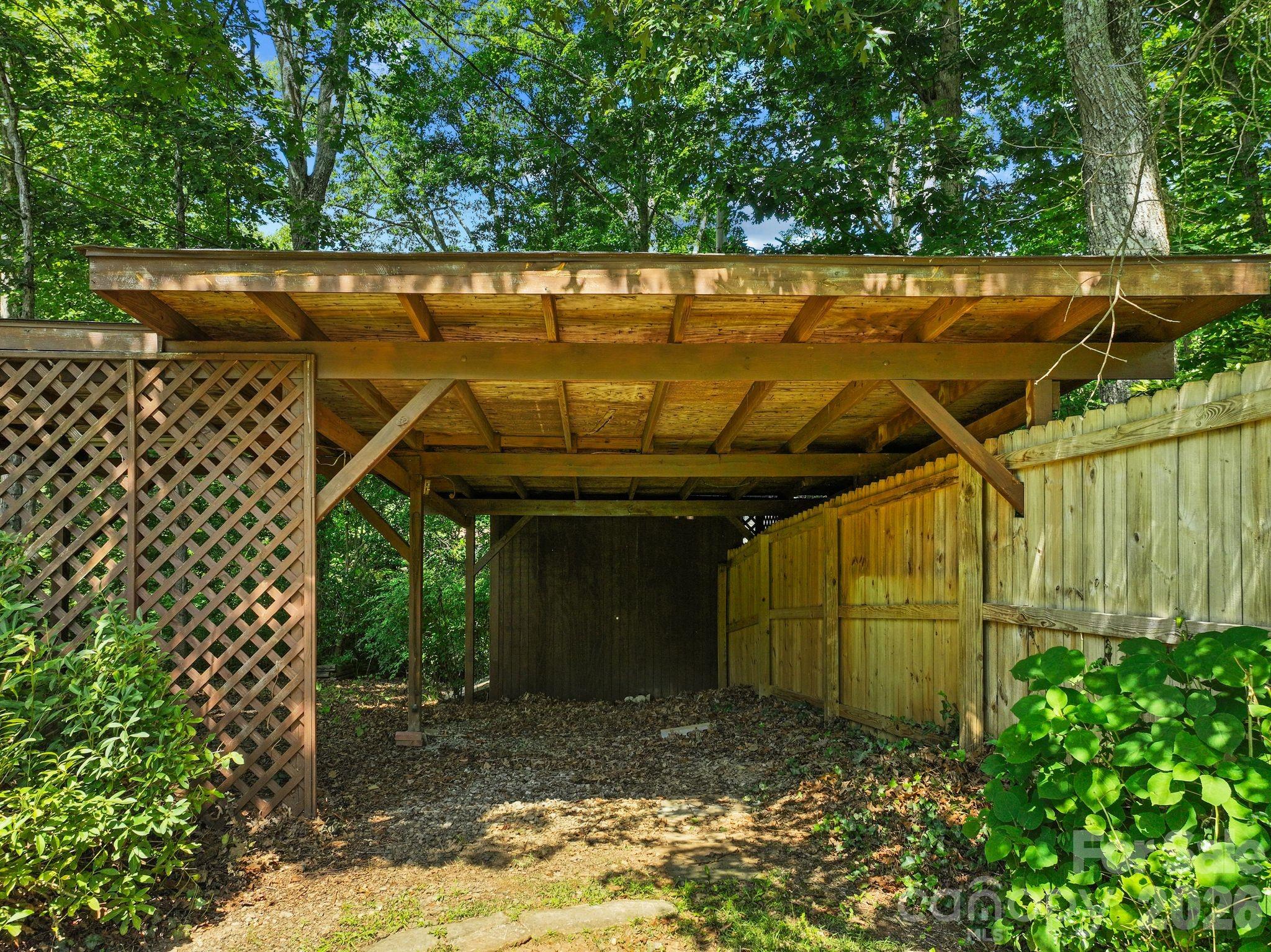 138 Castlerock Drive — Asheville