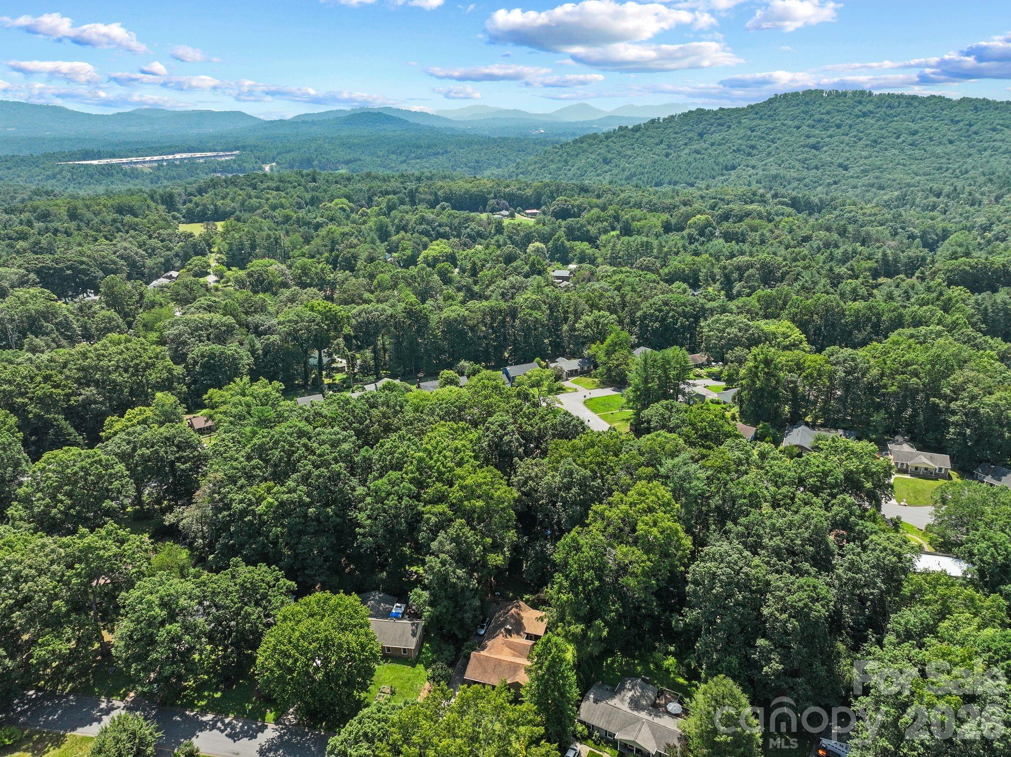 138 Castlerock Drive — Asheville