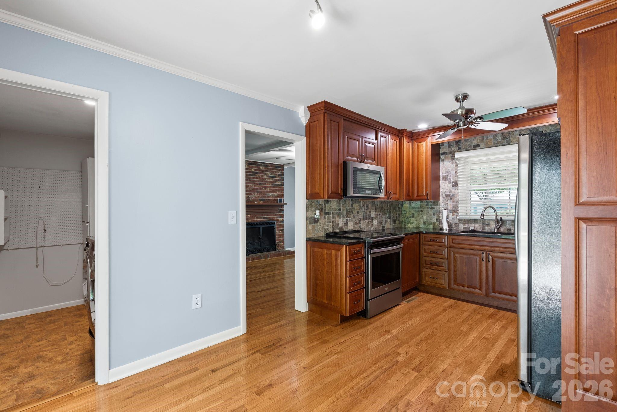 138 Castlerock Drive — Asheville