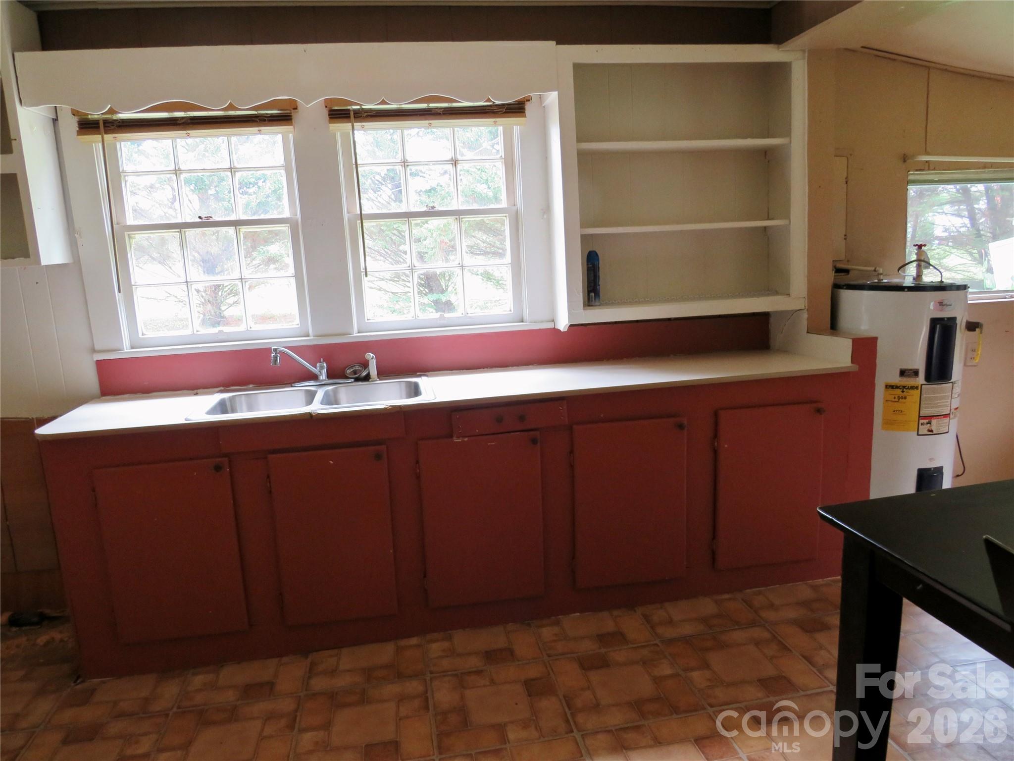 601 Providence Road — Forest City