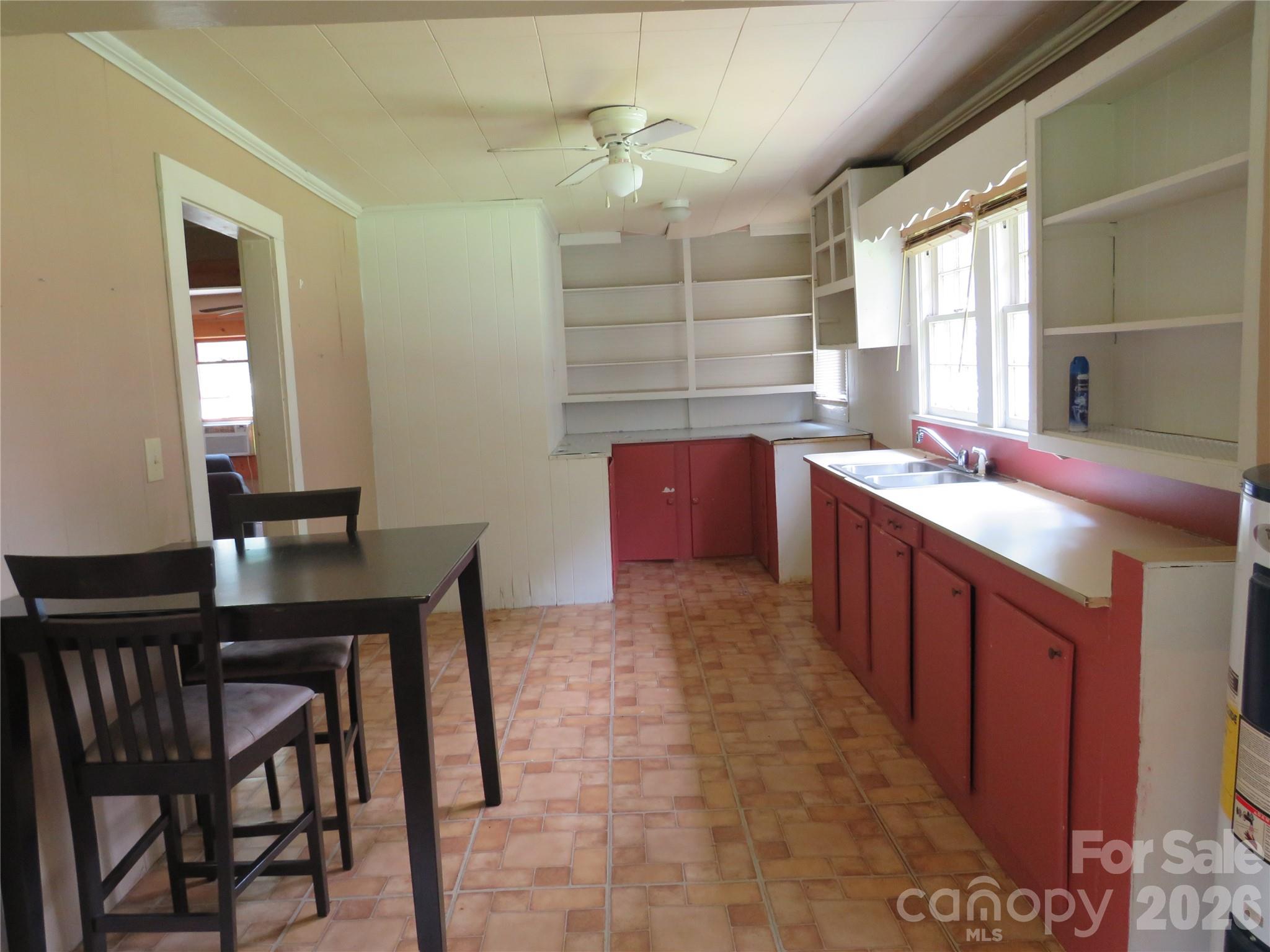 601 Providence Road — Forest City