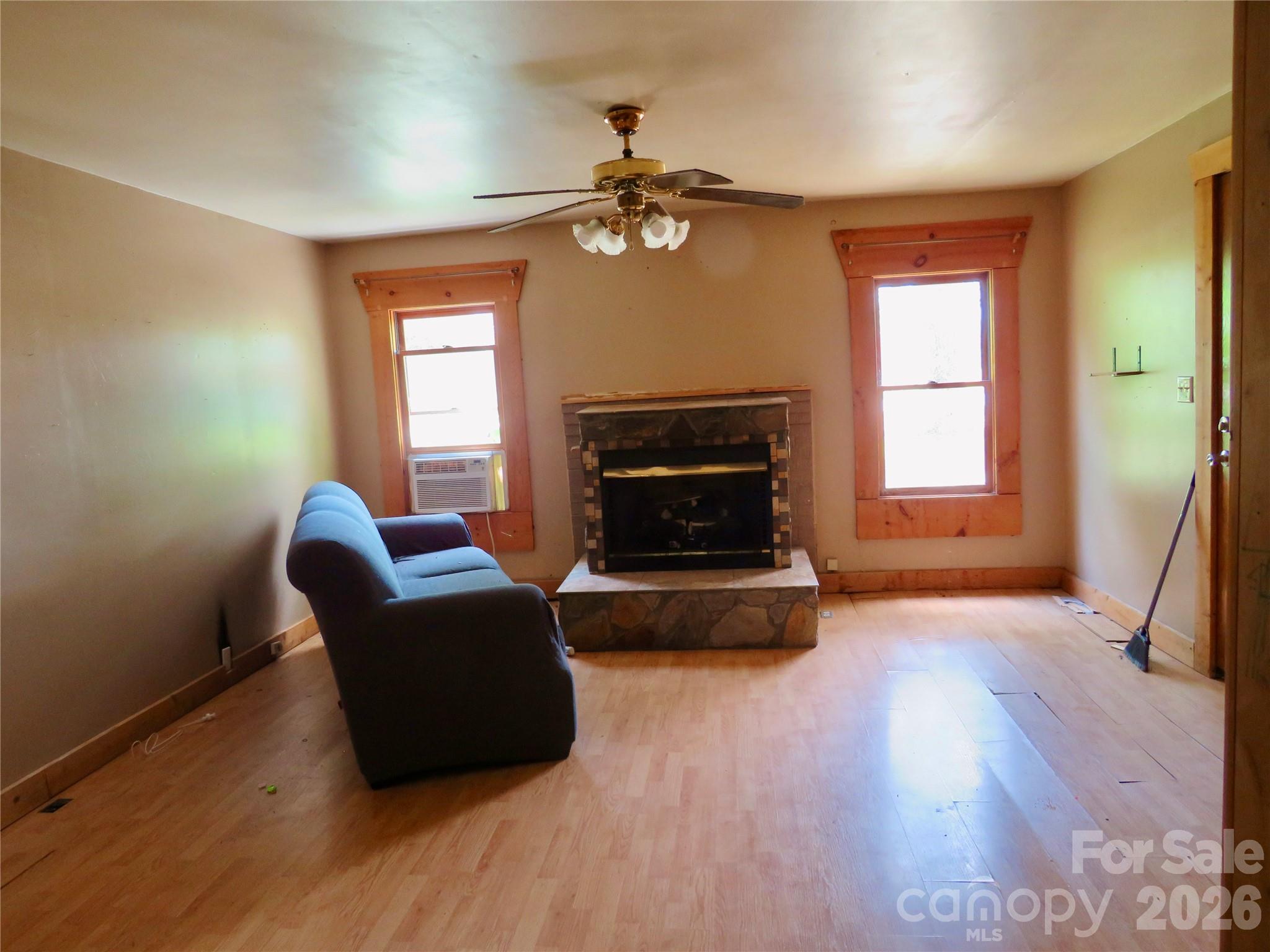 601 Providence Road — Forest City