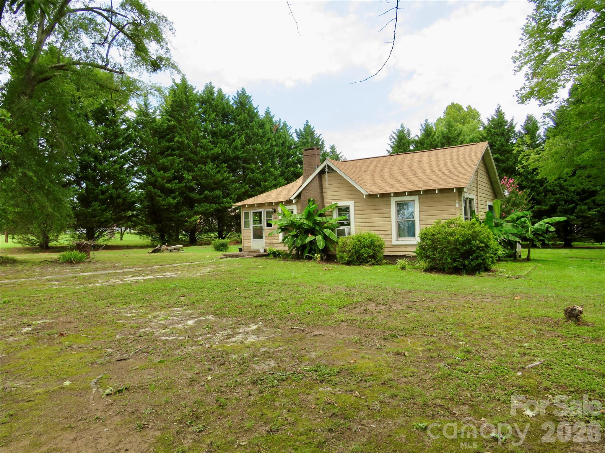 601 Providence Road — Forest City