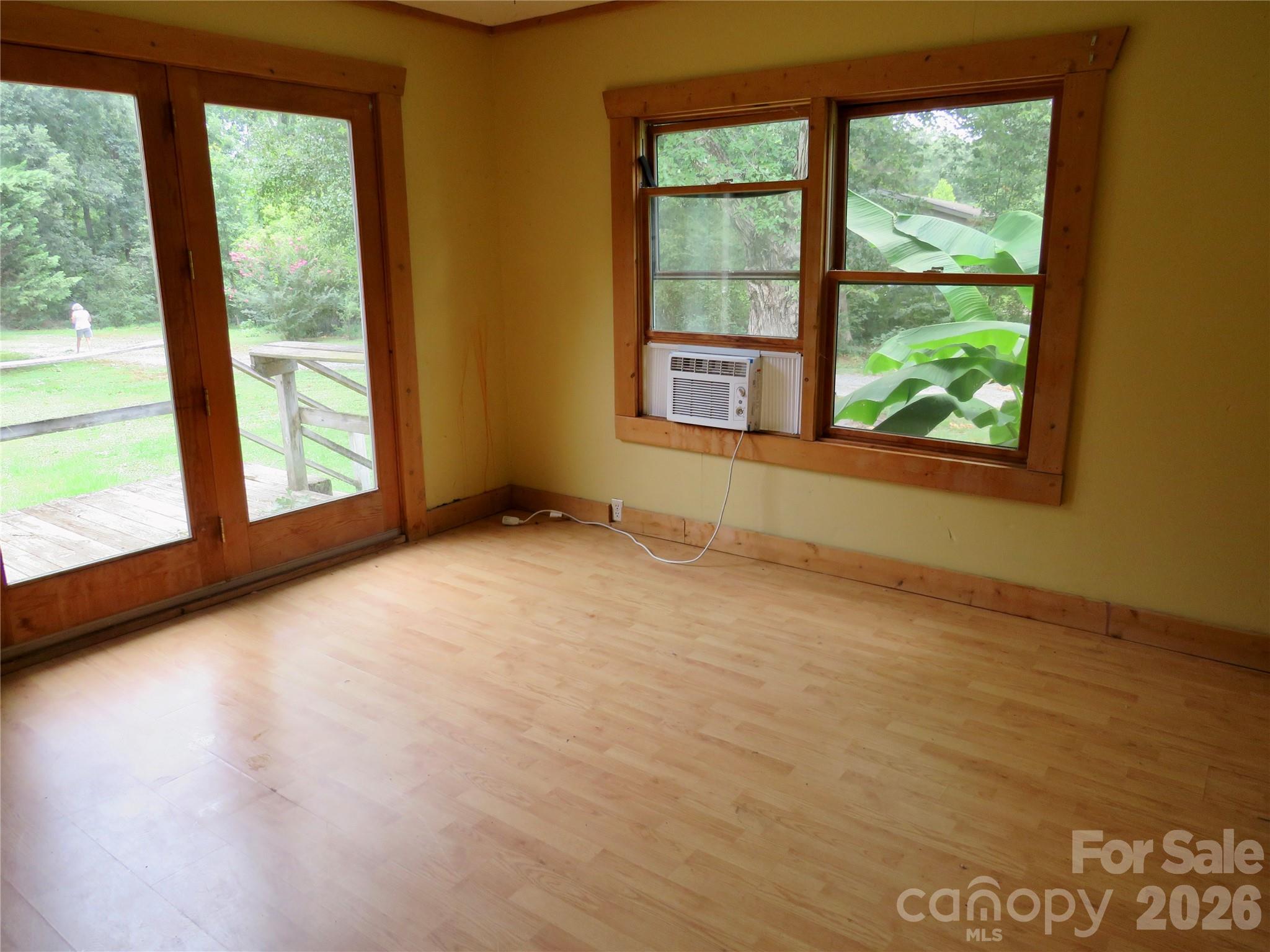 601 Providence Road — Forest City