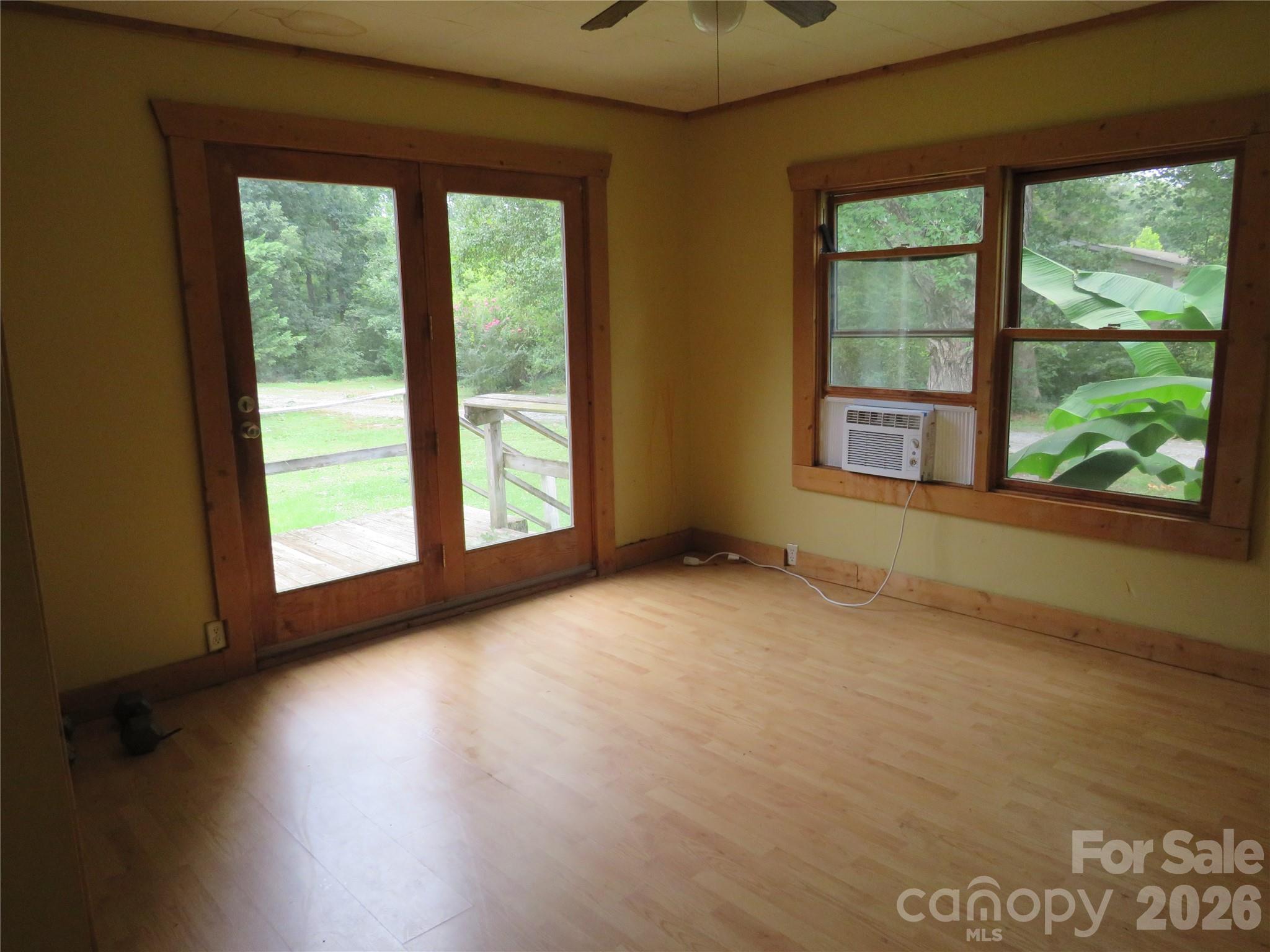 601 Providence Road — Forest City