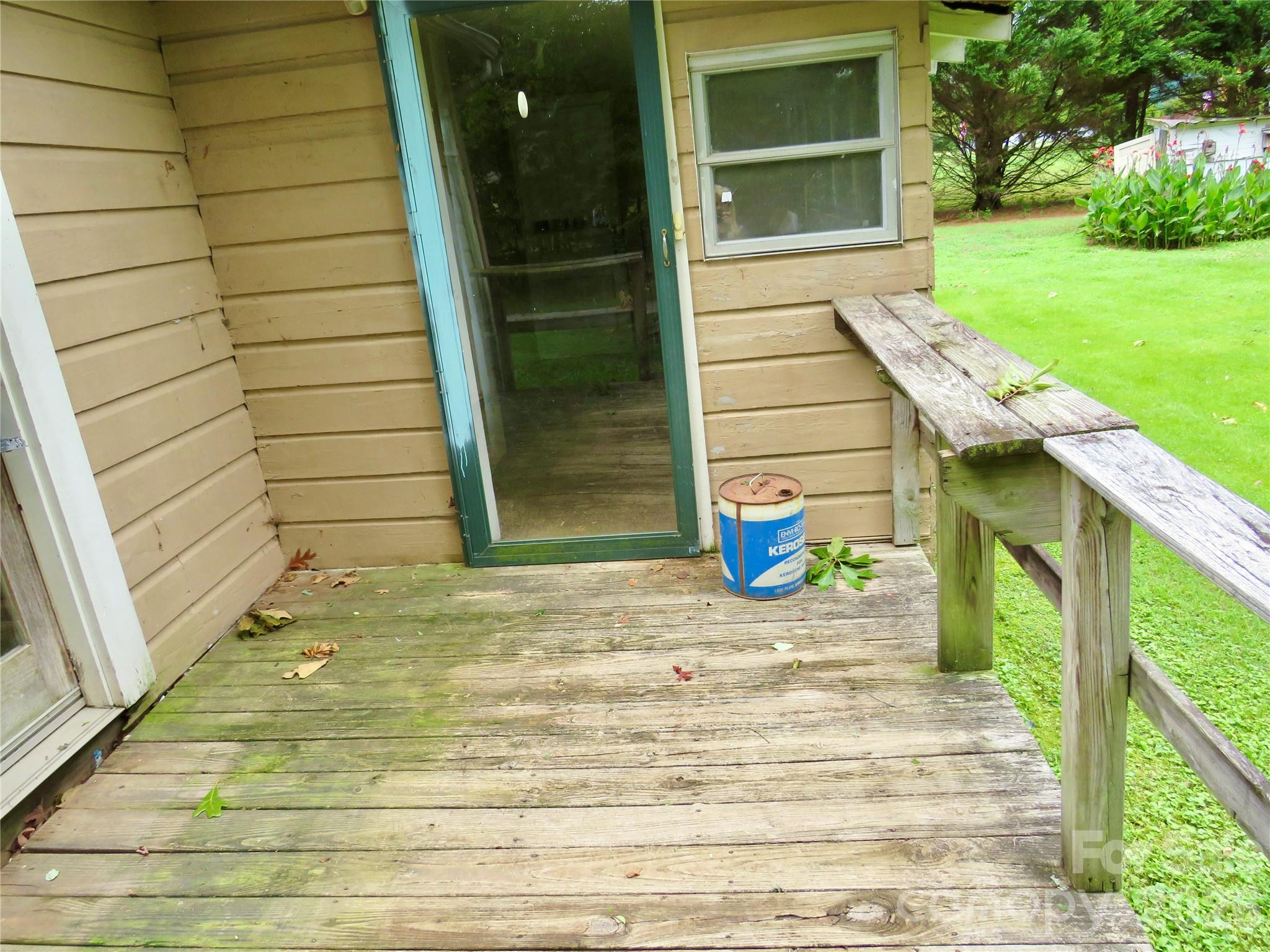 601 Providence Road — Forest City