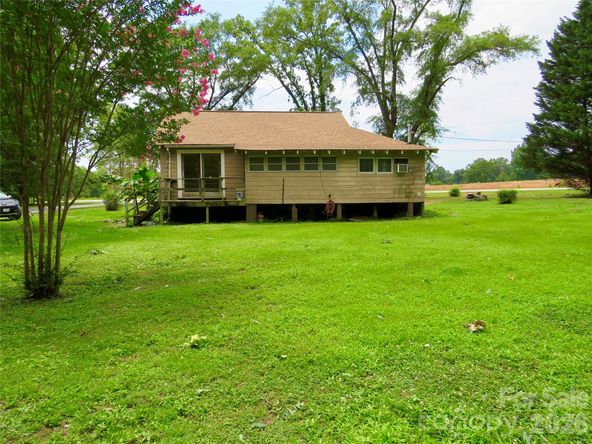 601 Providence Road — Forest City