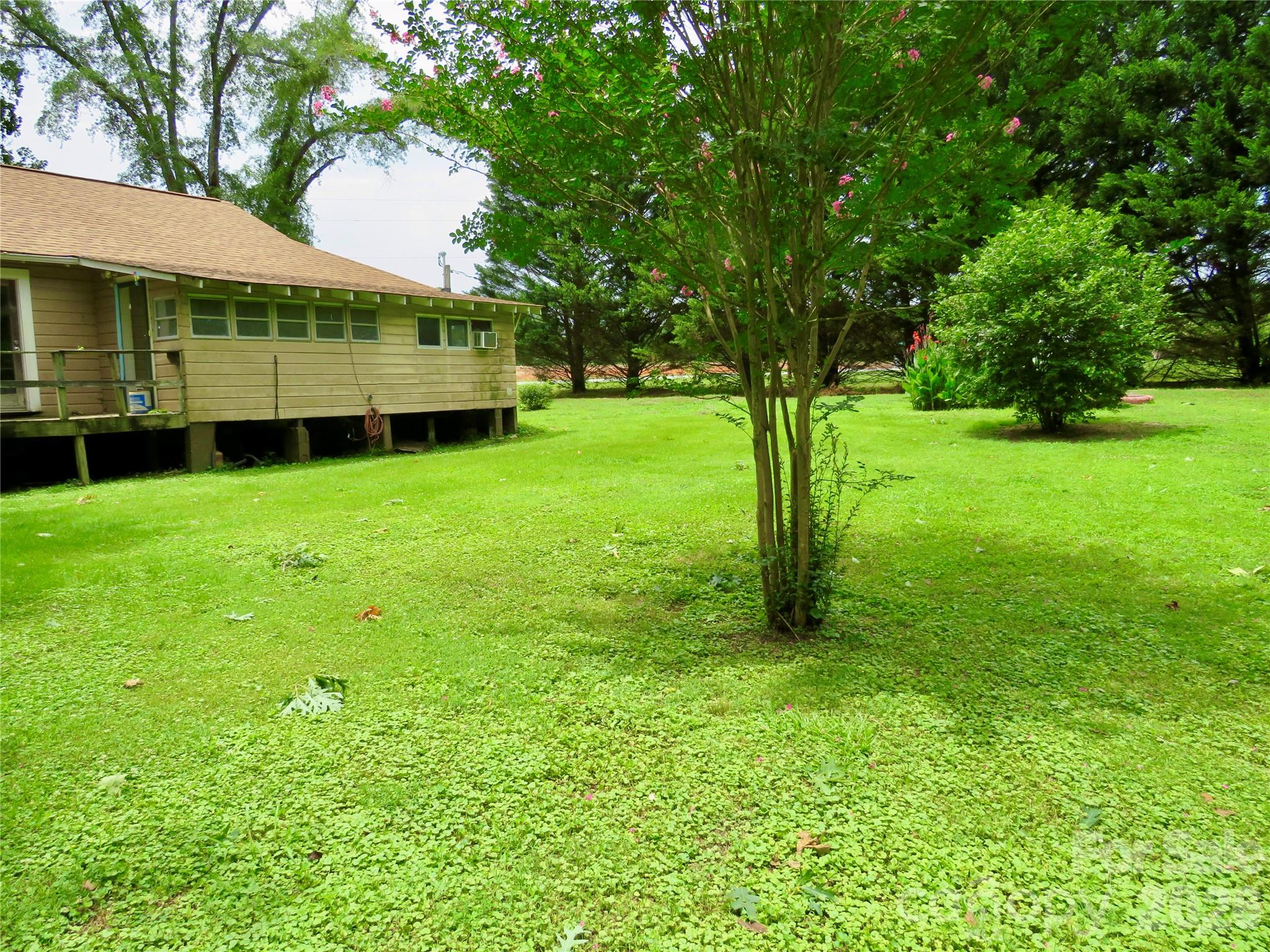 601 Providence Road — Forest City