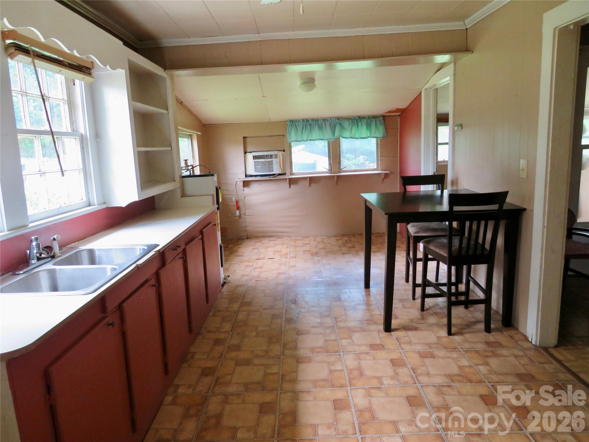 601 Providence Road — Forest City