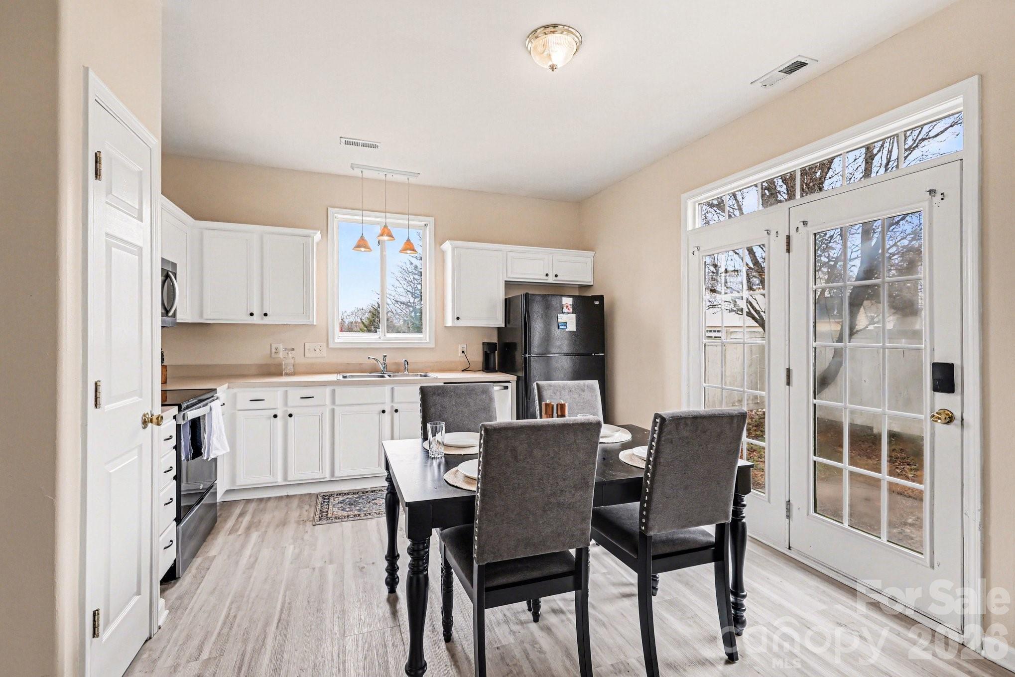 8601 Sawleaf Court #46 — Charlotte