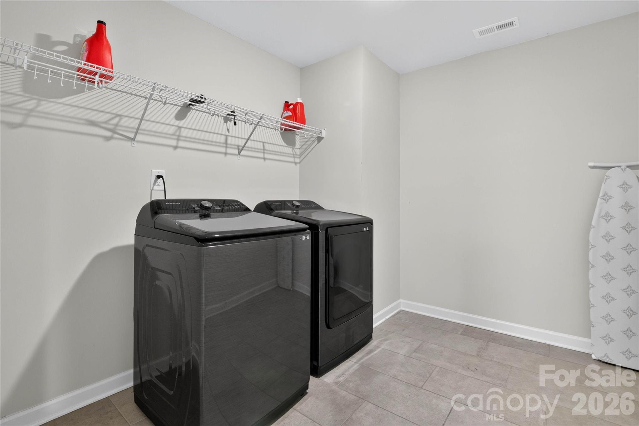 1041 Red Apple Street — Monroe