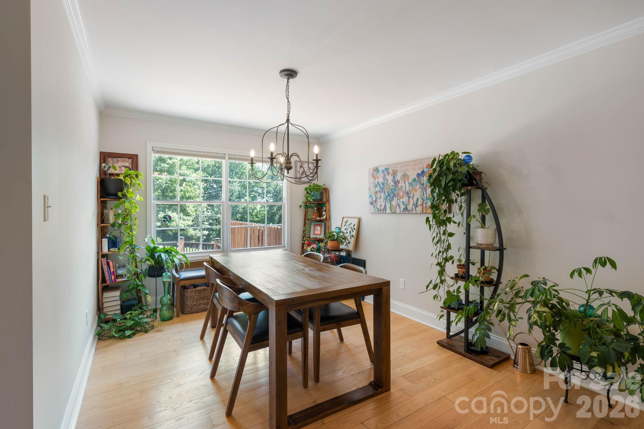843 W J Street — Newton