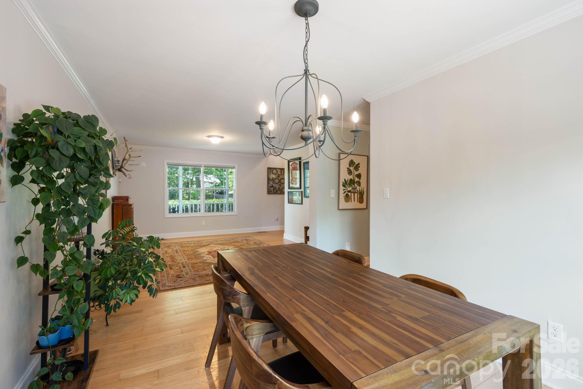 843 W J Street — Newton