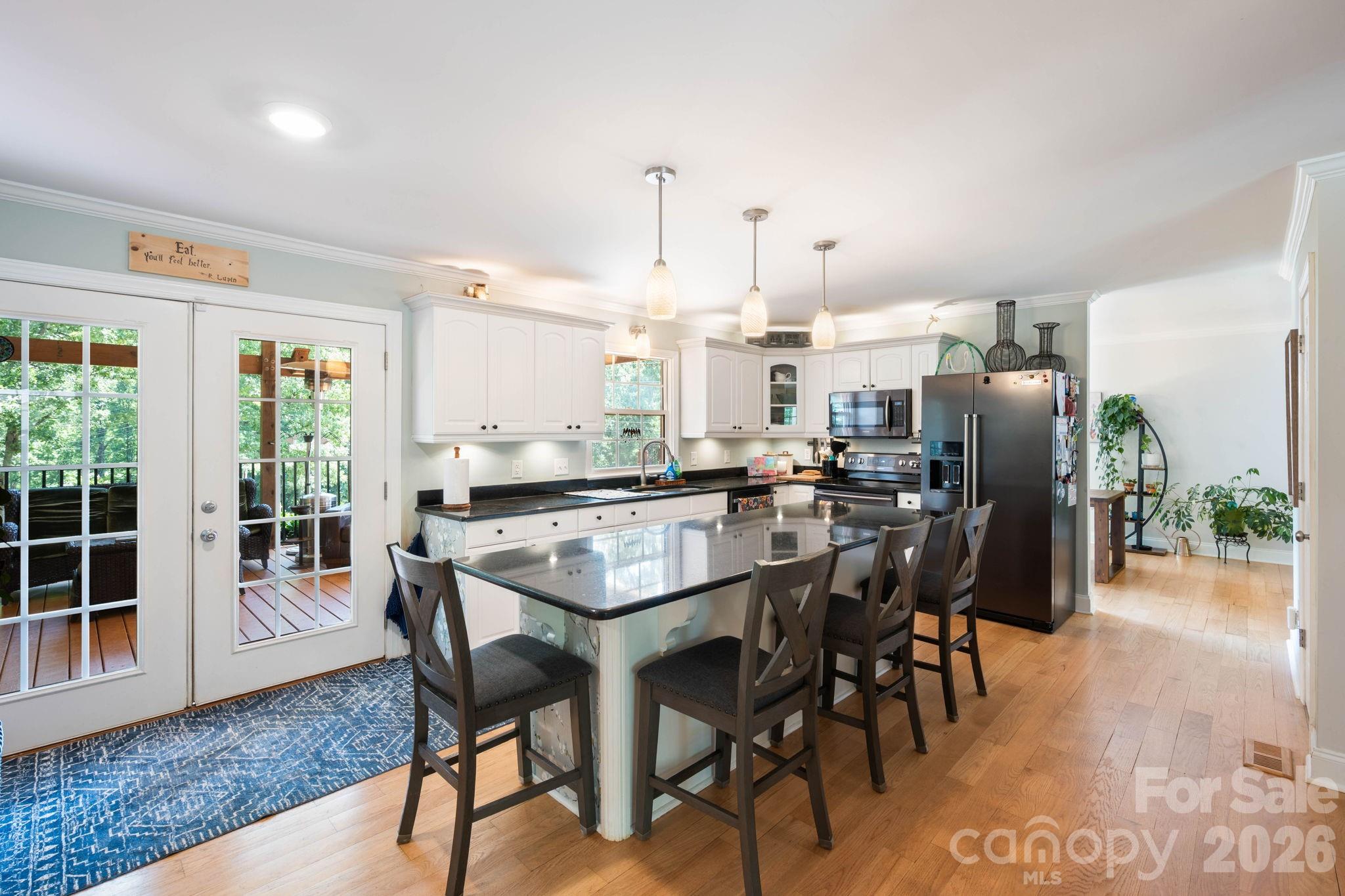 843 W J Street — Newton