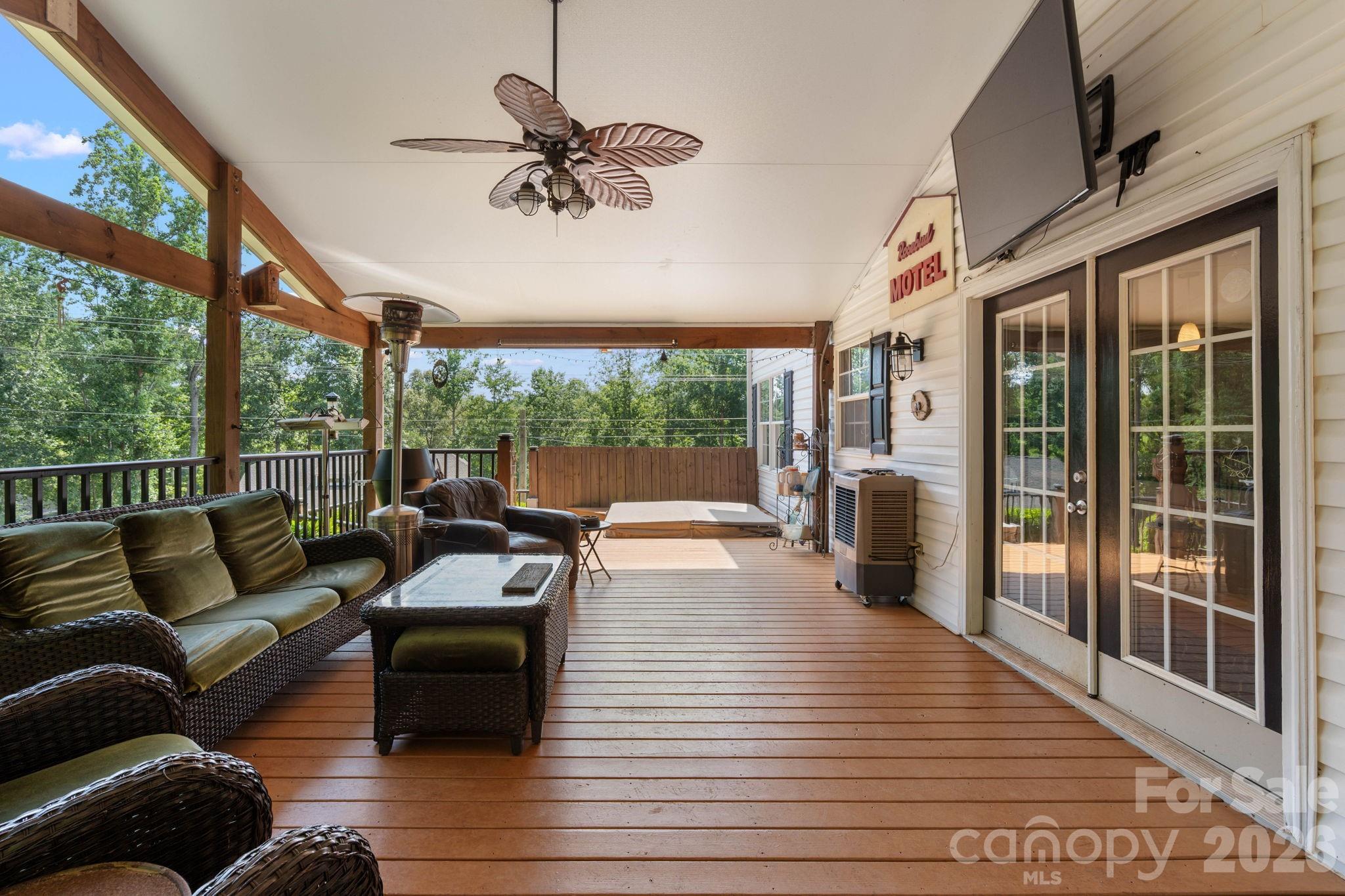 843 W J Street — Newton
