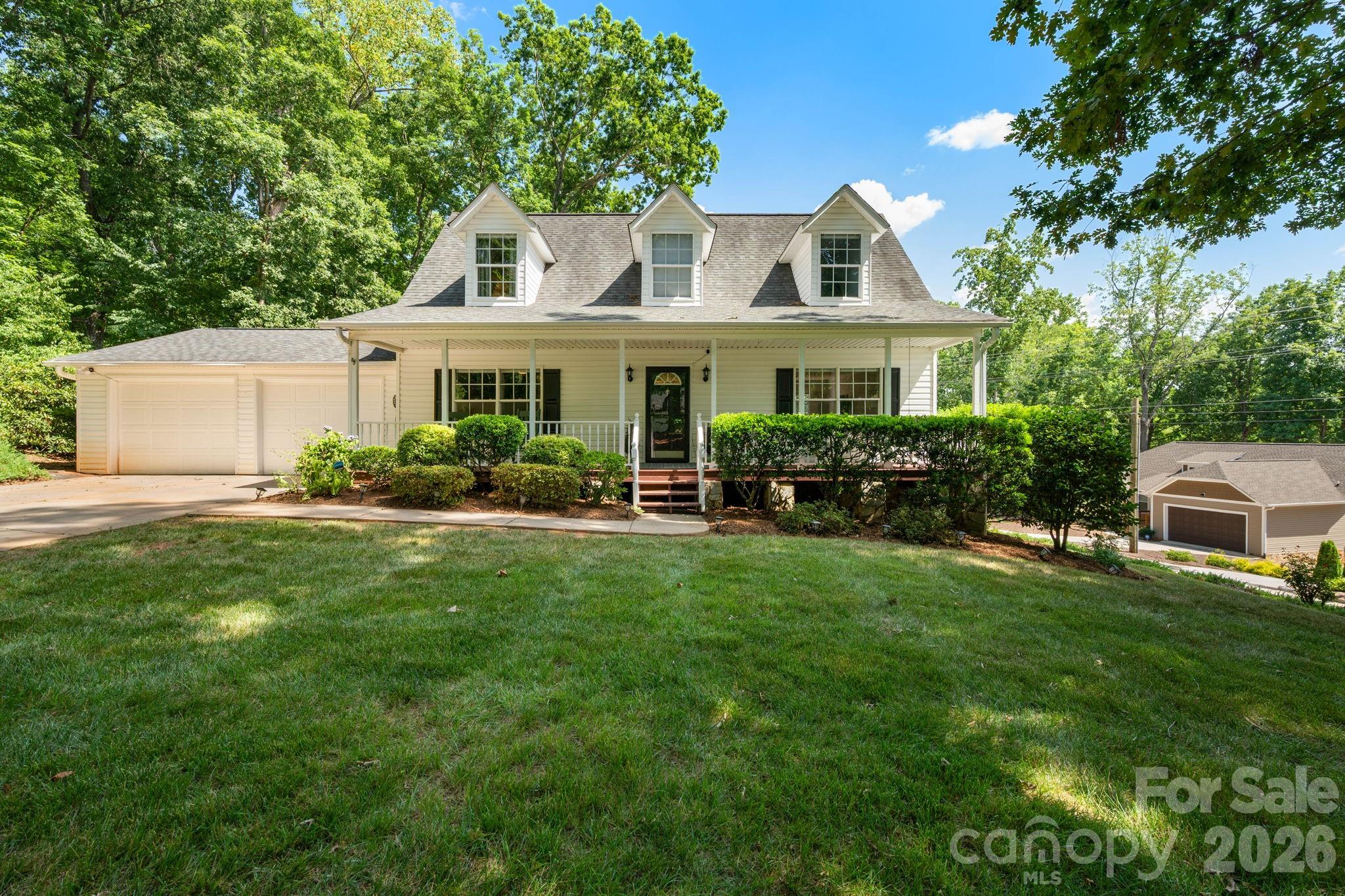 843 W J Street — Newton