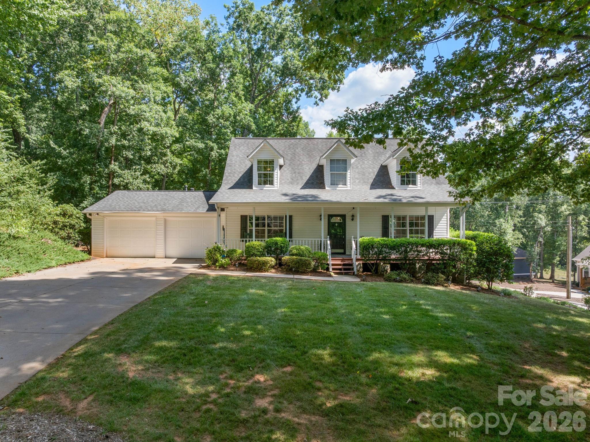 843 W J Street — Newton