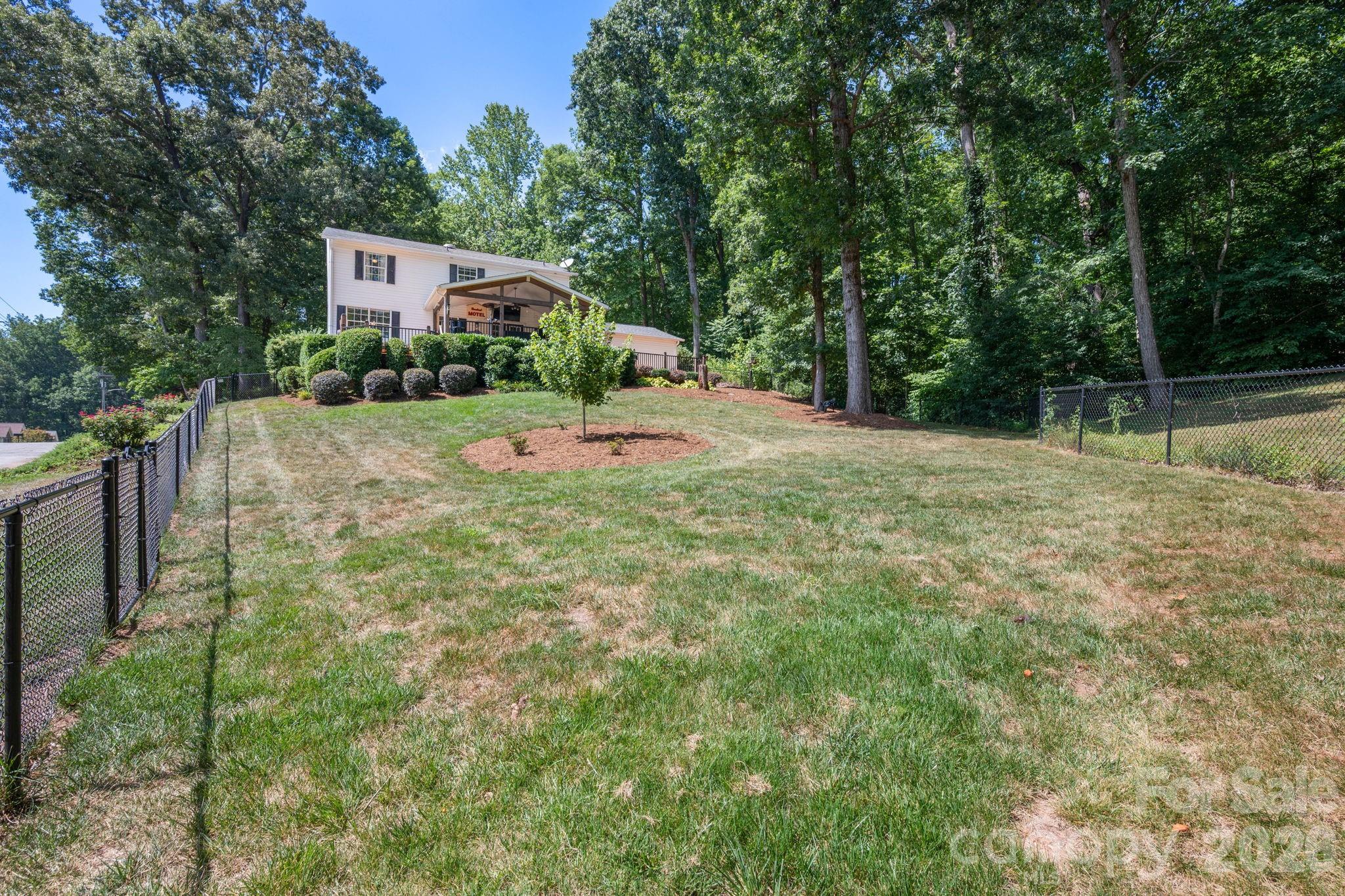 843 W J Street — Newton