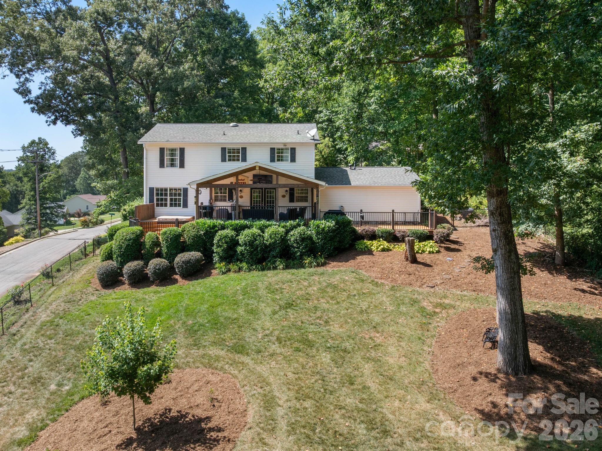 843 W J Street — Newton