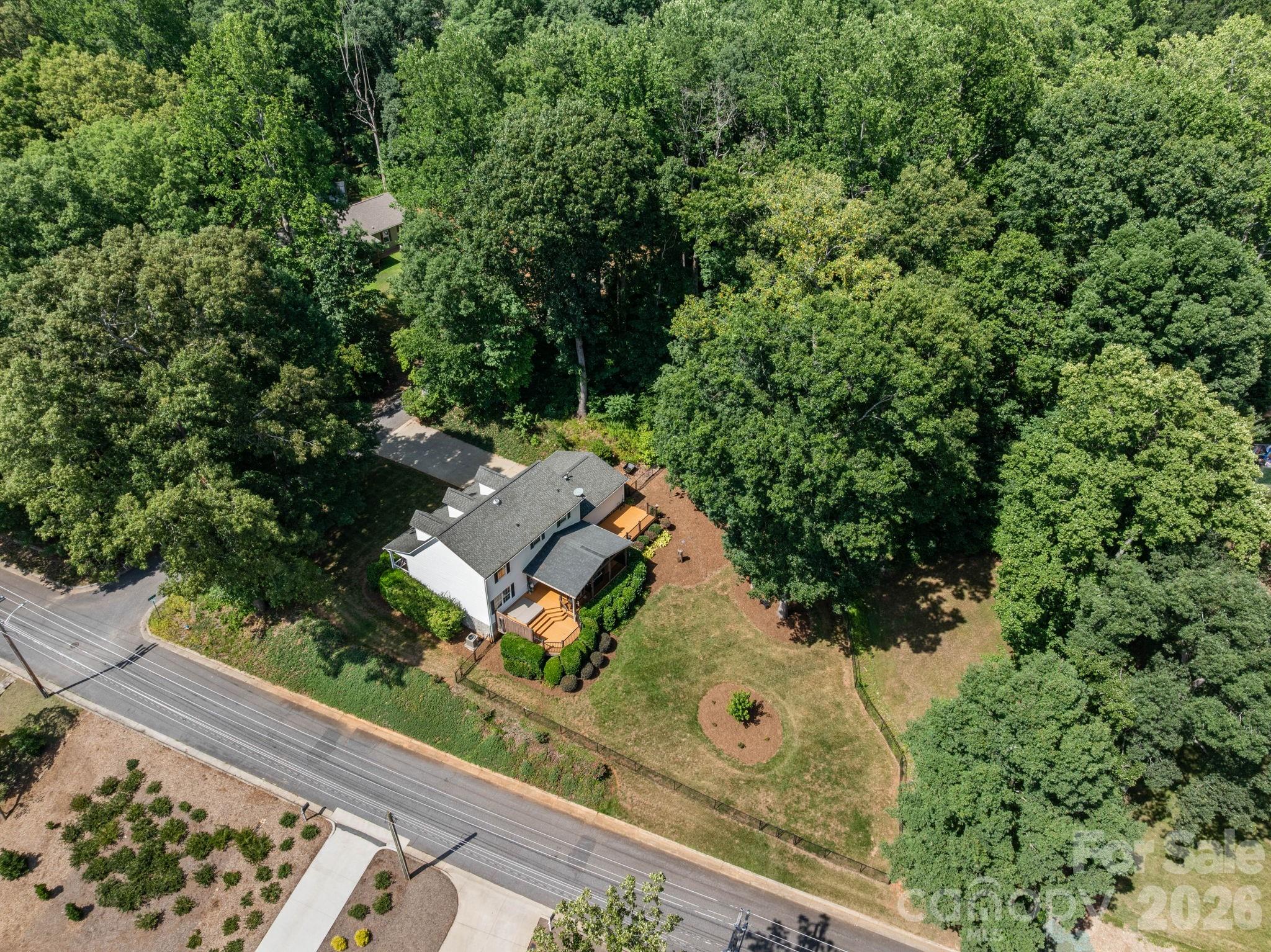 843 W J Street — Newton