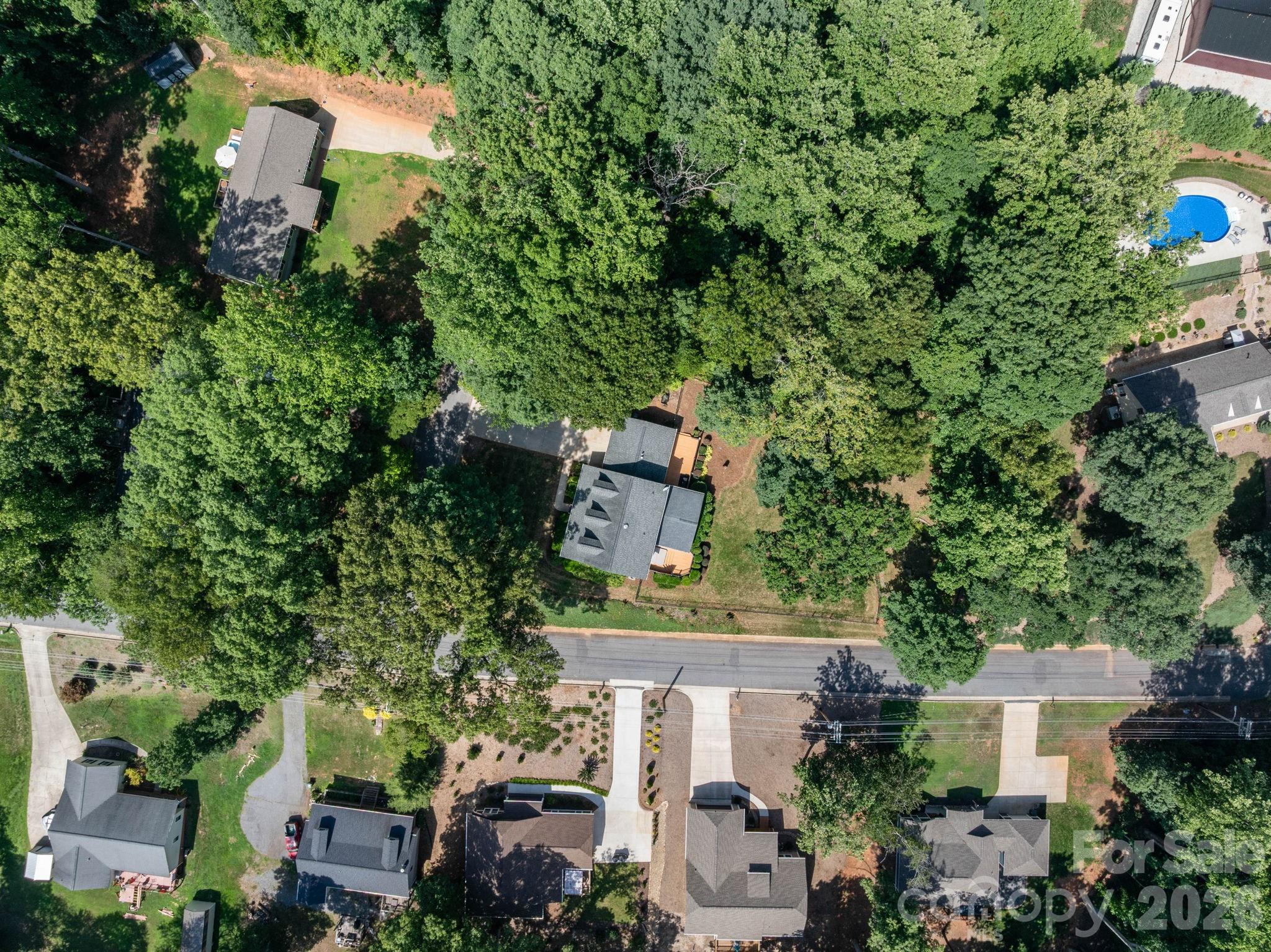 843 W J Street — Newton