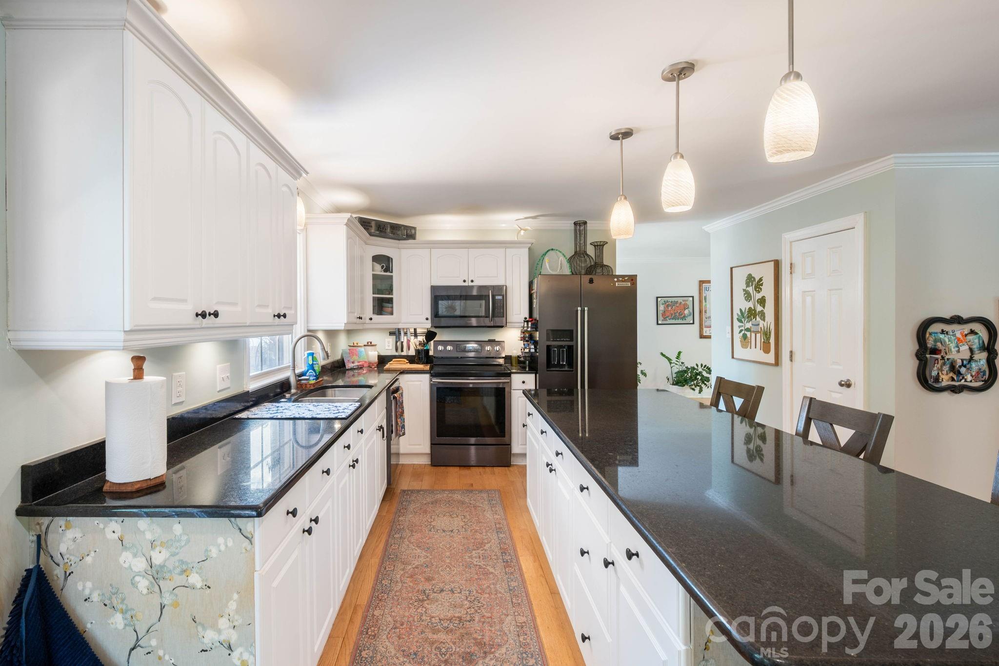 843 W J Street — Newton