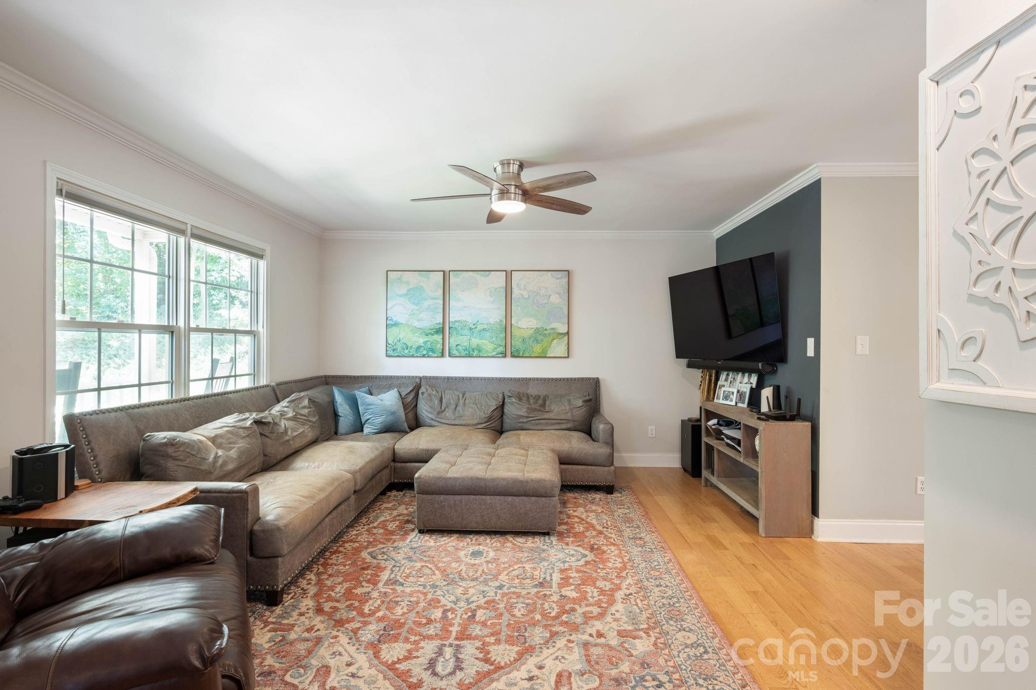 843 W J Street — Newton
