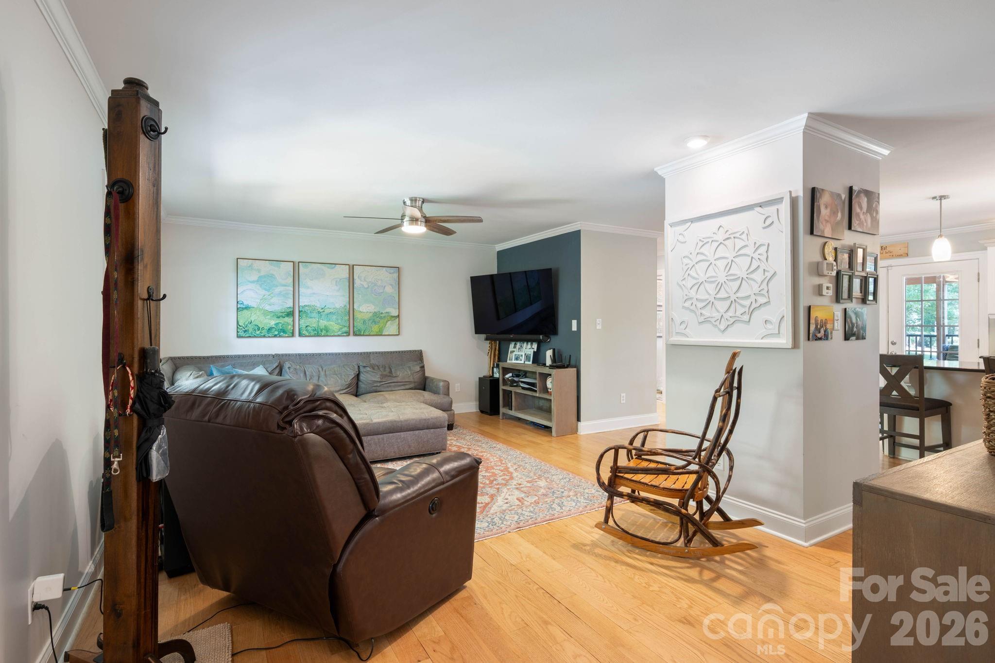 843 W J Street — Newton