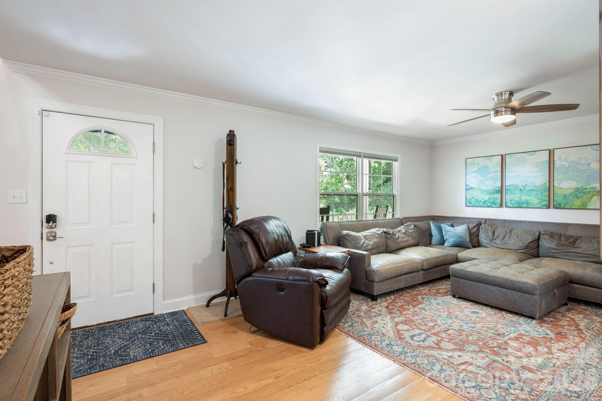 843 W J Street — Newton